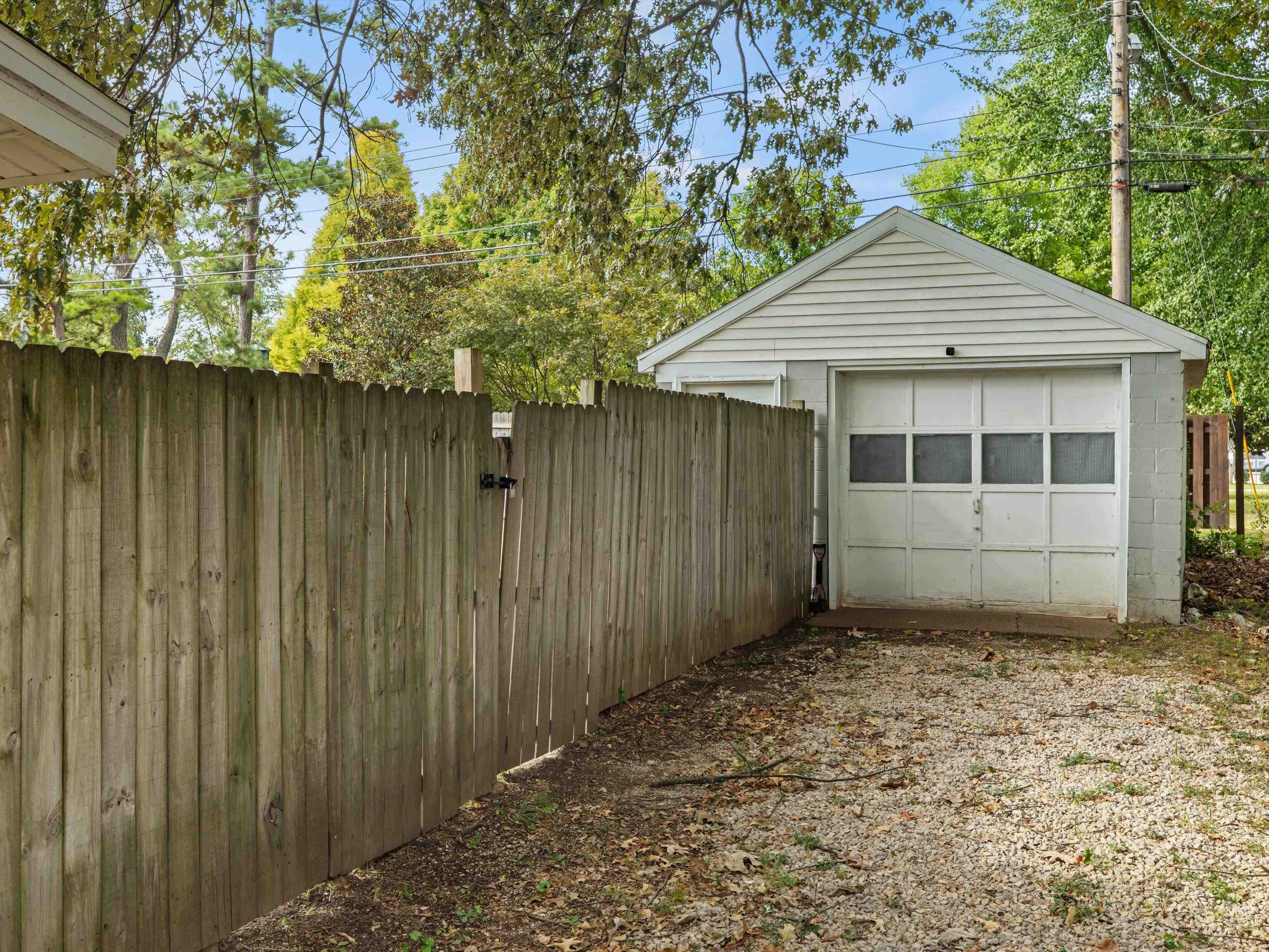 213 21St, Owensboro, Kentucky 42303, 2 Bedrooms Bedrooms, ,1 BathroomBathrooms,Single Family Residence,For Sale,21St,90620