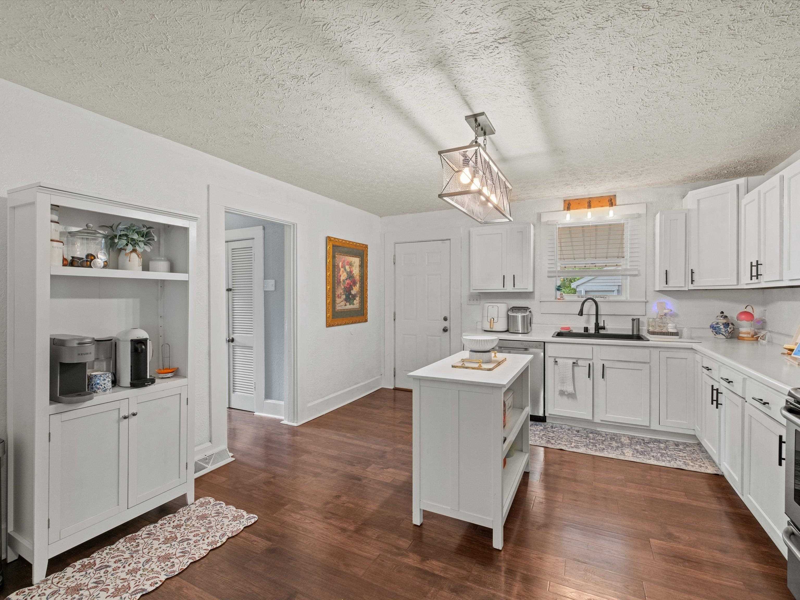 213 21St, Owensboro, Kentucky 42303, 2 Bedrooms Bedrooms, ,1 BathroomBathrooms,Single Family Residence,For Sale,21St,90620
