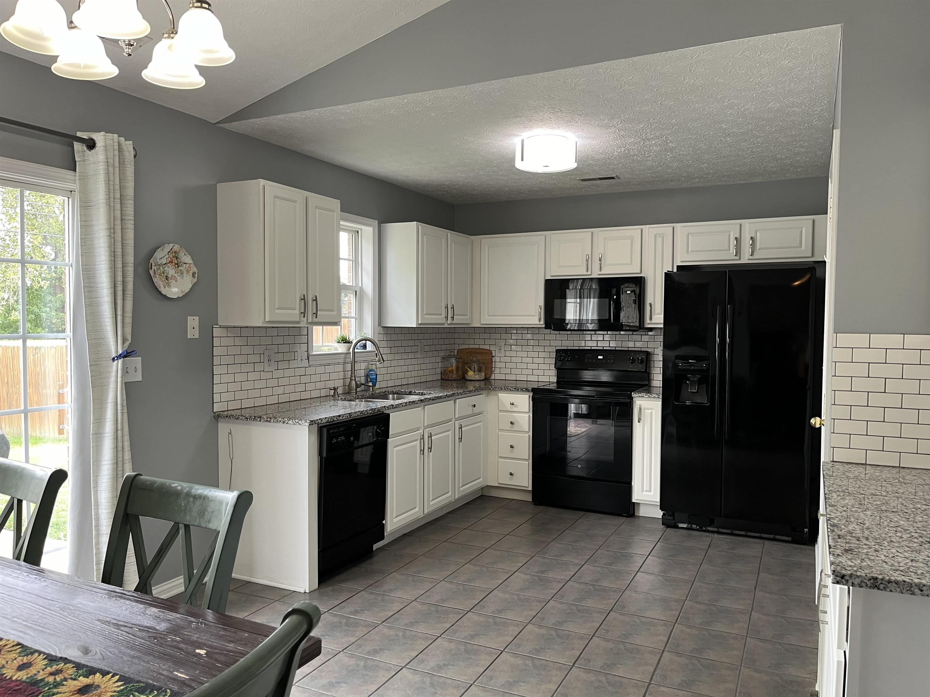 4535 Bernheim Drive, Owensboro, Kentucky 42301, 3 Bedrooms Bedrooms, ,2 BathroomsBathrooms,Single Family Residence,For Sale,Bernheim Drive,90622