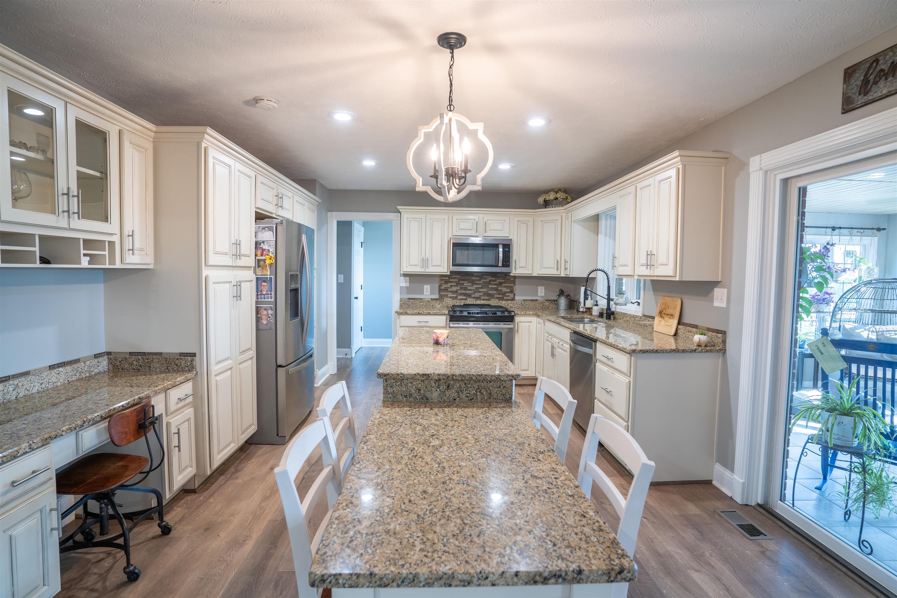 185 Meadow Lake Ln, Hardinsburg, Kentucky 40143, 5 Bedrooms Bedrooms, ,2 BathroomsBathrooms,Single Family Residence,For Sale,Meadow Lake Ln,90630
