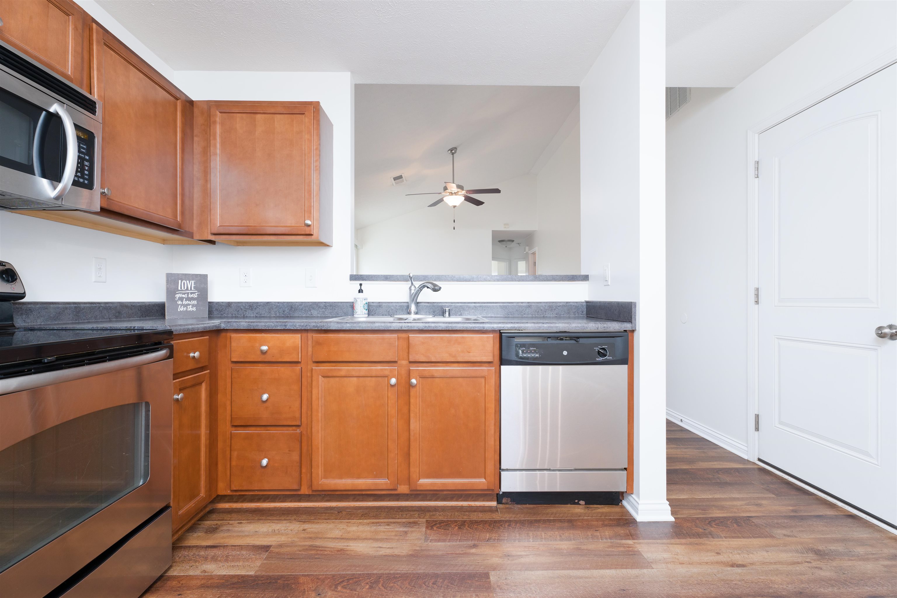 2118 Village Run, Owensboro, Kentucky 42303, 2 Bedrooms Bedrooms, ,2 BathroomsBathrooms,Single Family Residence,For Sale,Village Run,90631