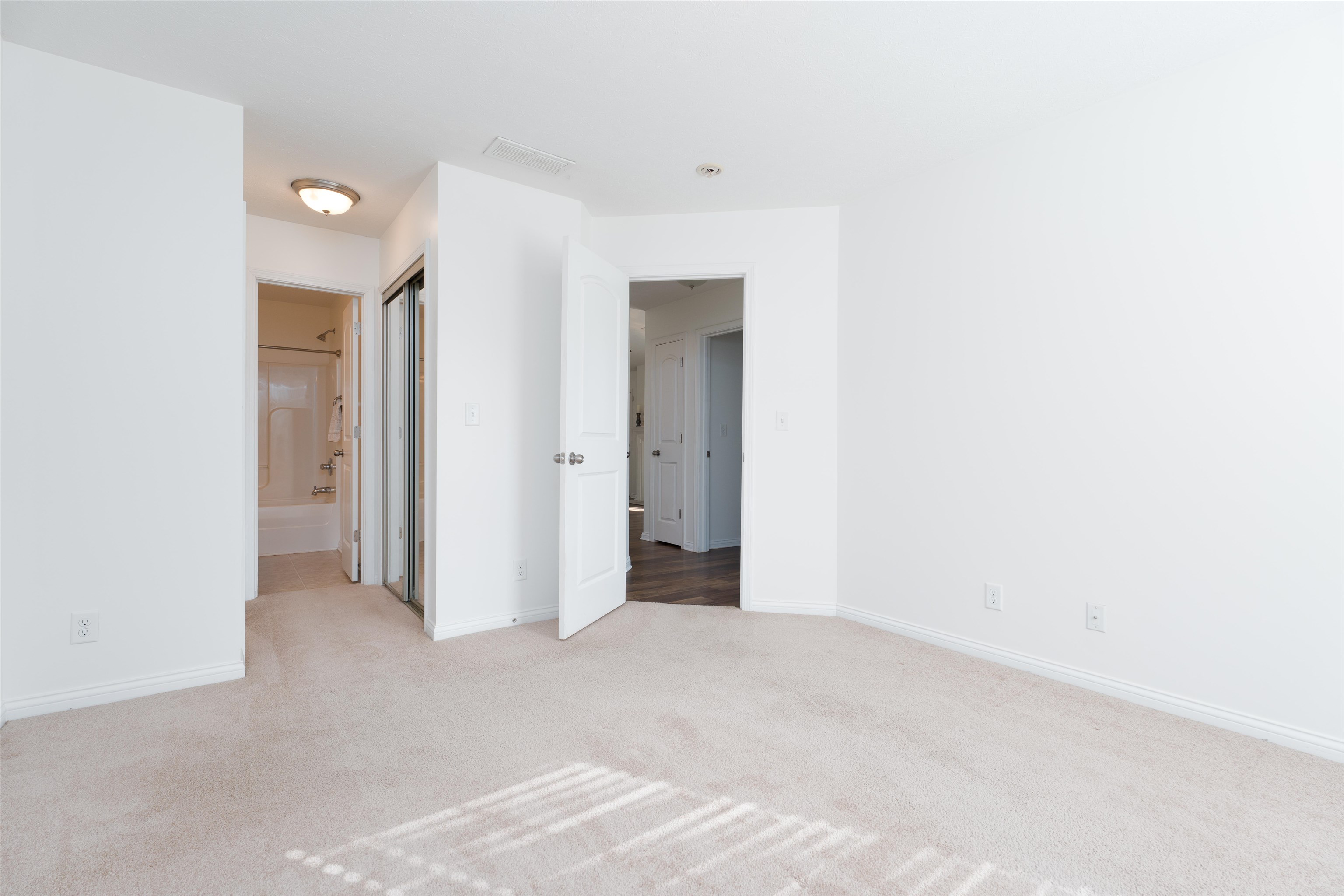 2118 Village Run, Owensboro, Kentucky 42303, 2 Bedrooms Bedrooms, ,2 BathroomsBathrooms,Single Family Residence,For Sale,Village Run,90631