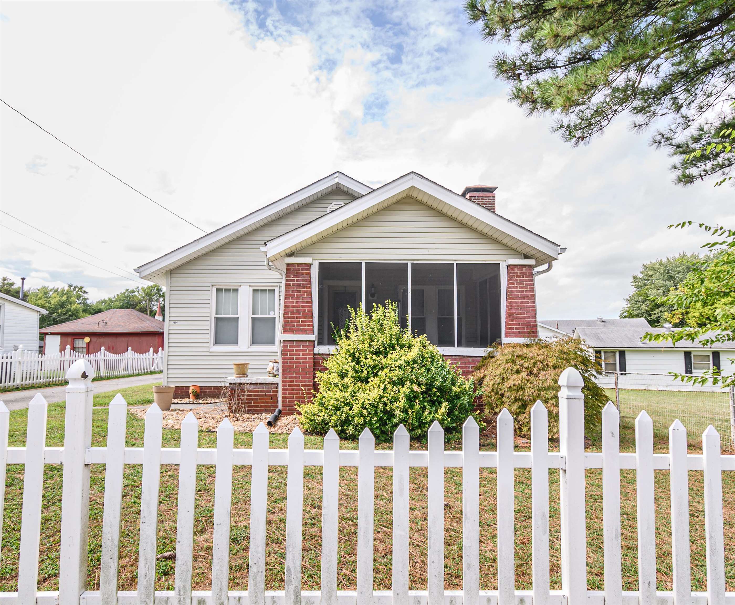 1414 Rose Ave., Owensboro, Kentucky 42301, 2 Bedrooms Bedrooms, ,1 BathroomBathrooms,Single Family Residence,For Sale,Rose Ave.,90635