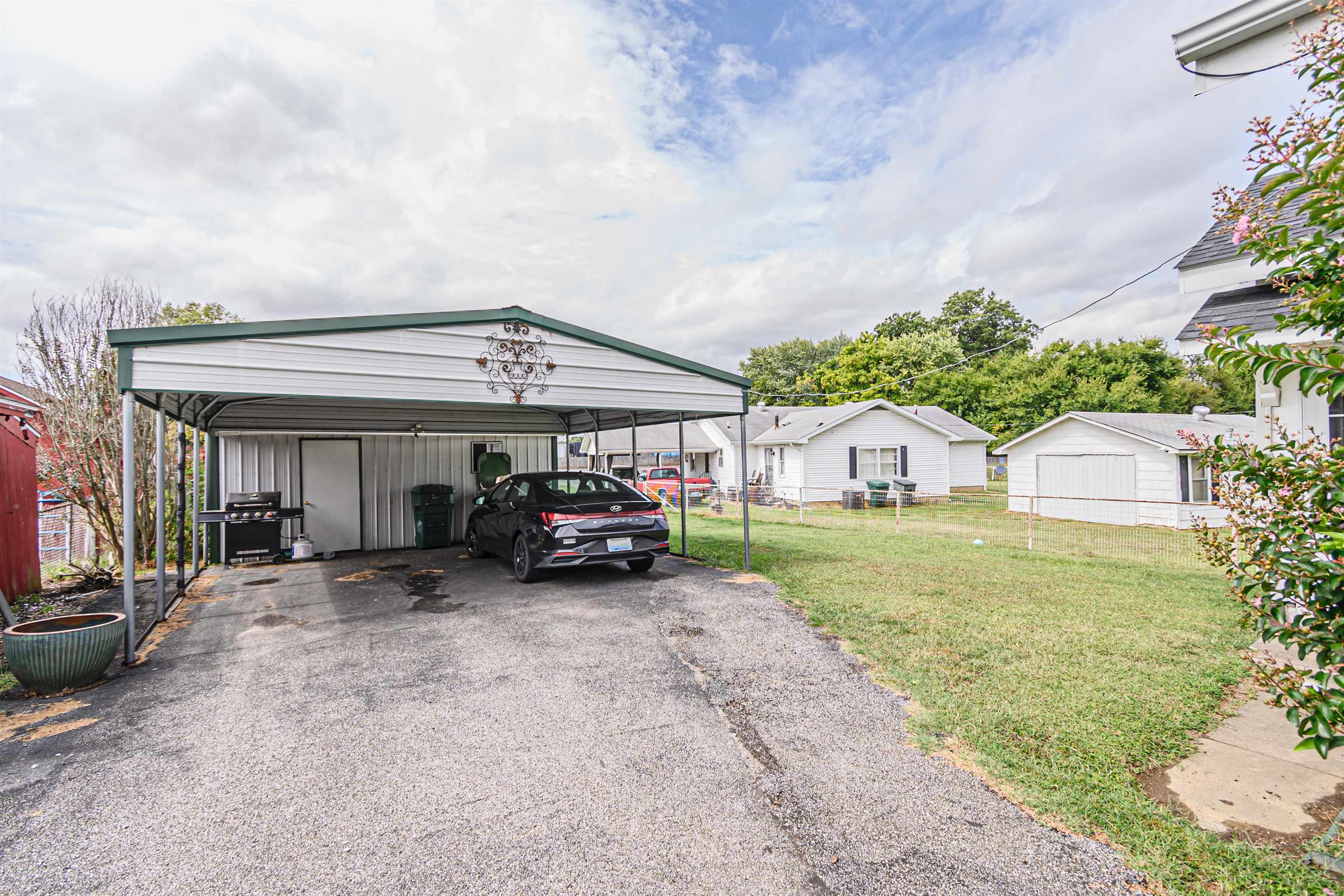 1414 Rose Ave., Owensboro, Kentucky 42301, 2 Bedrooms Bedrooms, ,1 BathroomBathrooms,Single Family Residence,For Sale,Rose Ave.,90635