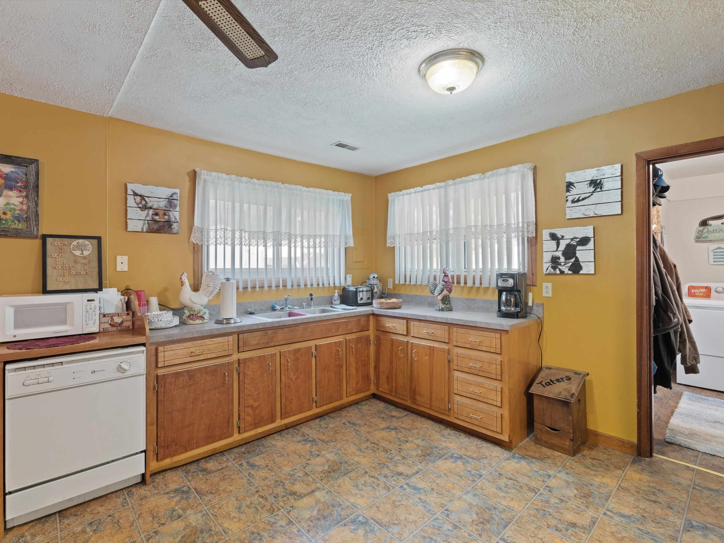 3616 Burns Rd, Owensboro, Kentucky 42301, 4 Bedrooms Bedrooms, ,1 BathroomBathrooms,Single Family Residence,For Sale,Burns Rd,90636