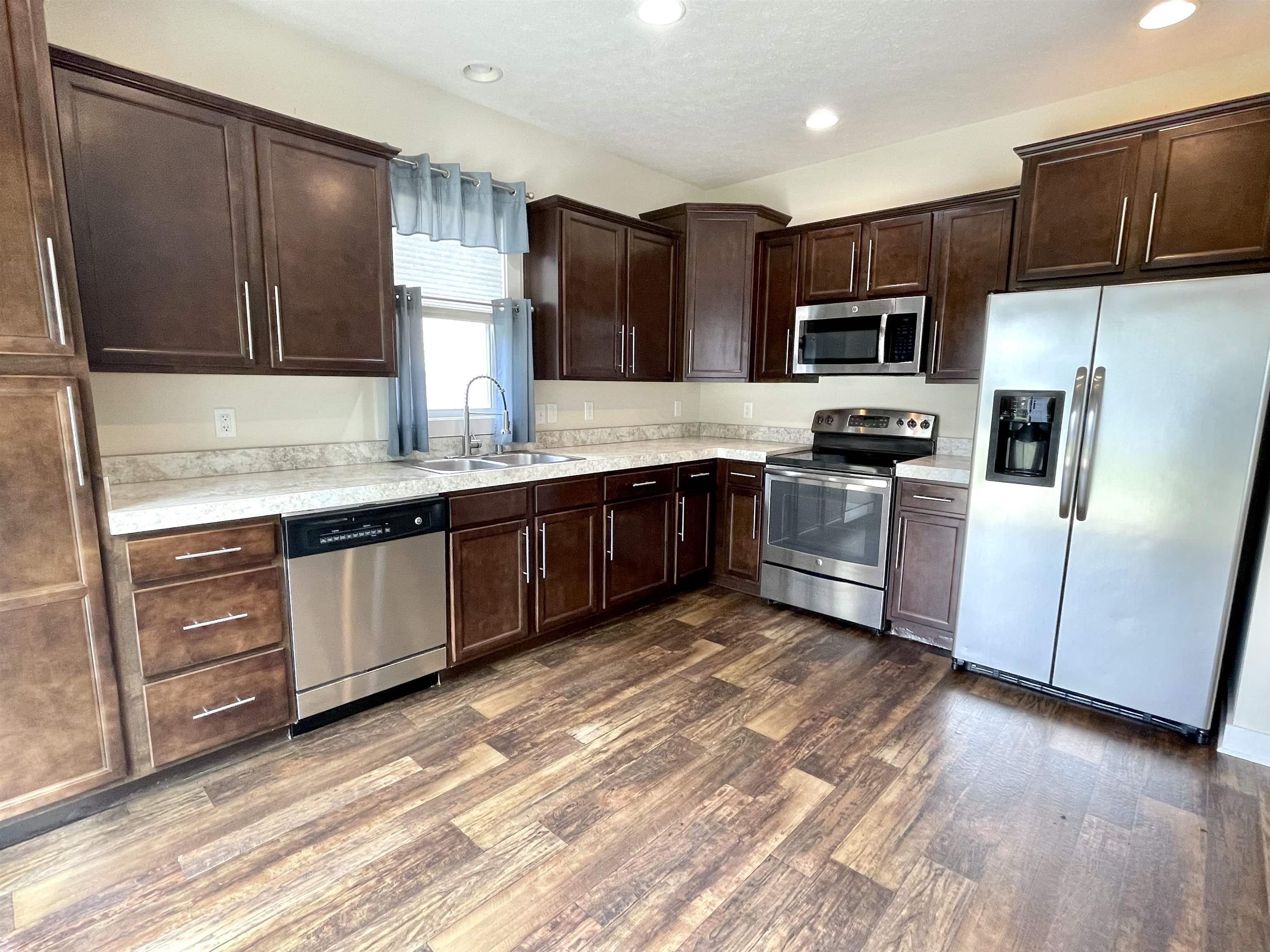 6460 Autumn Valley Trace, Utica, Kentucky 42376, 3 Bedrooms Bedrooms, ,2 BathroomsBathrooms,Single Family Residence,For Sale,Autumn Valley Trace,90638