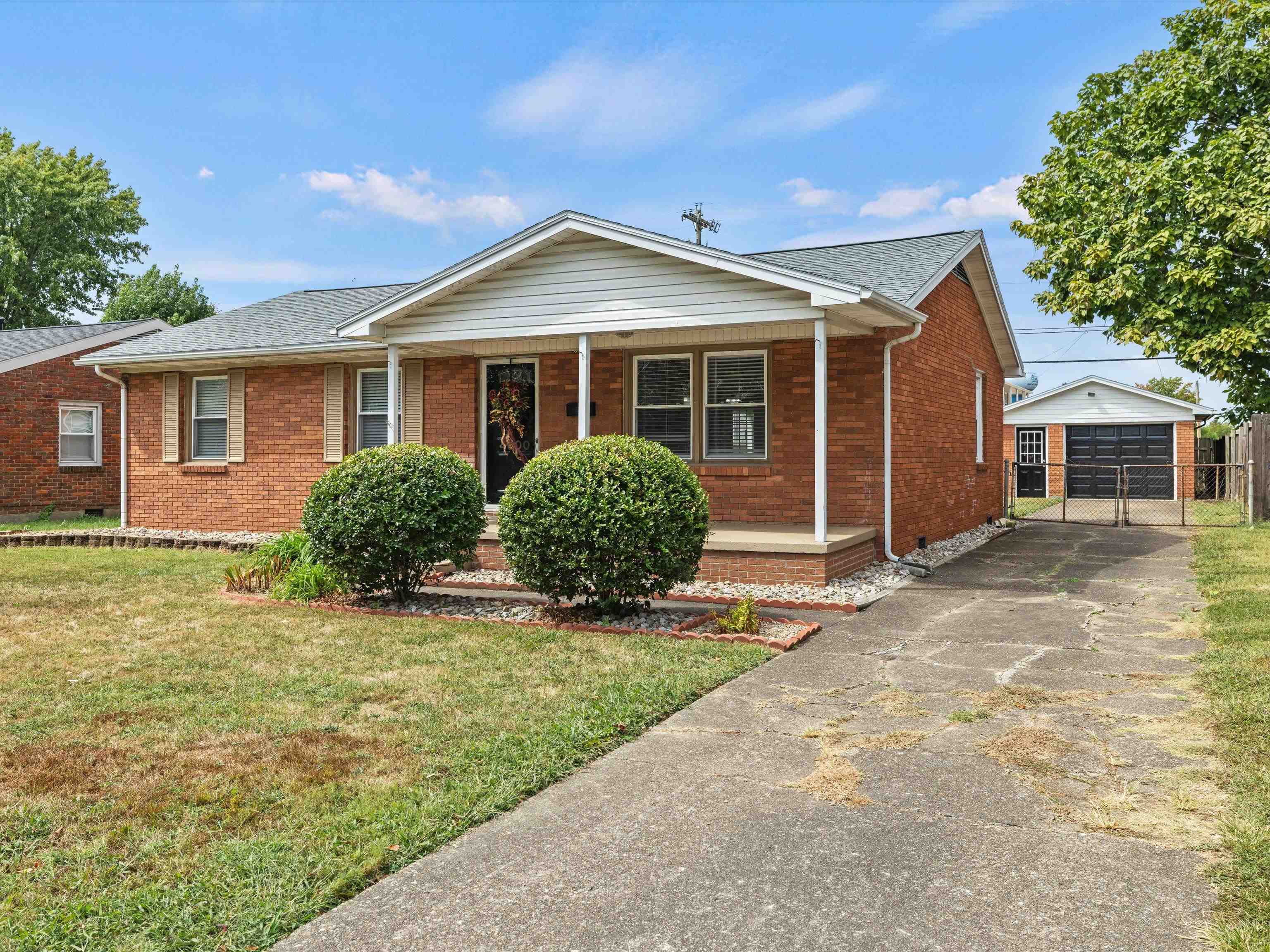 4300 Hawthorne Dr., Owensboro, Kentucky 42303, 3 Bedrooms Bedrooms, ,2 BathroomsBathrooms,Single Family Residence,For Sale,Hawthorne Dr.,90640