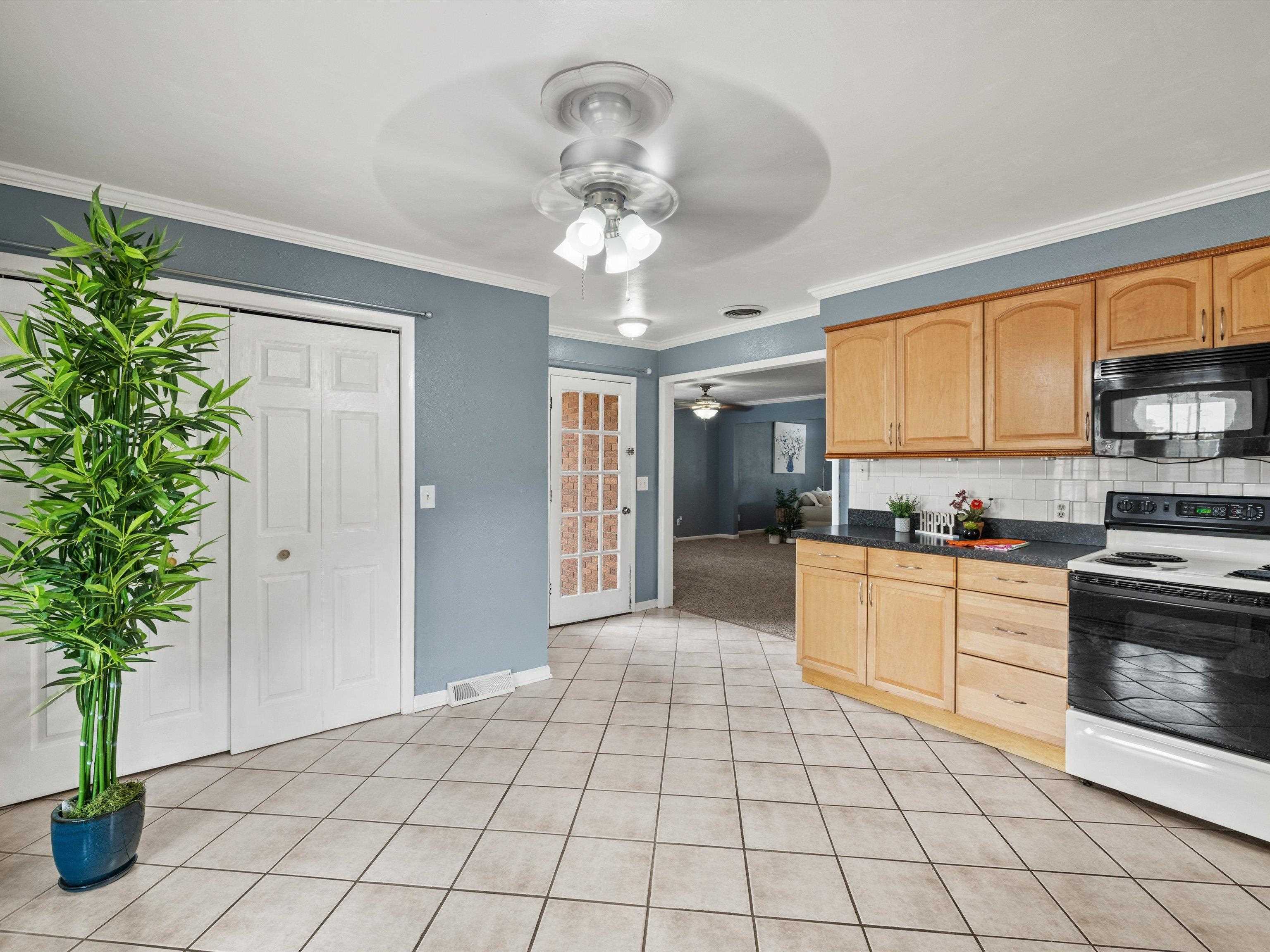 4300 Hawthorne Dr., Owensboro, Kentucky 42303, 3 Bedrooms Bedrooms, ,2 BathroomsBathrooms,Single Family Residence,For Sale,Hawthorne Dr.,90640