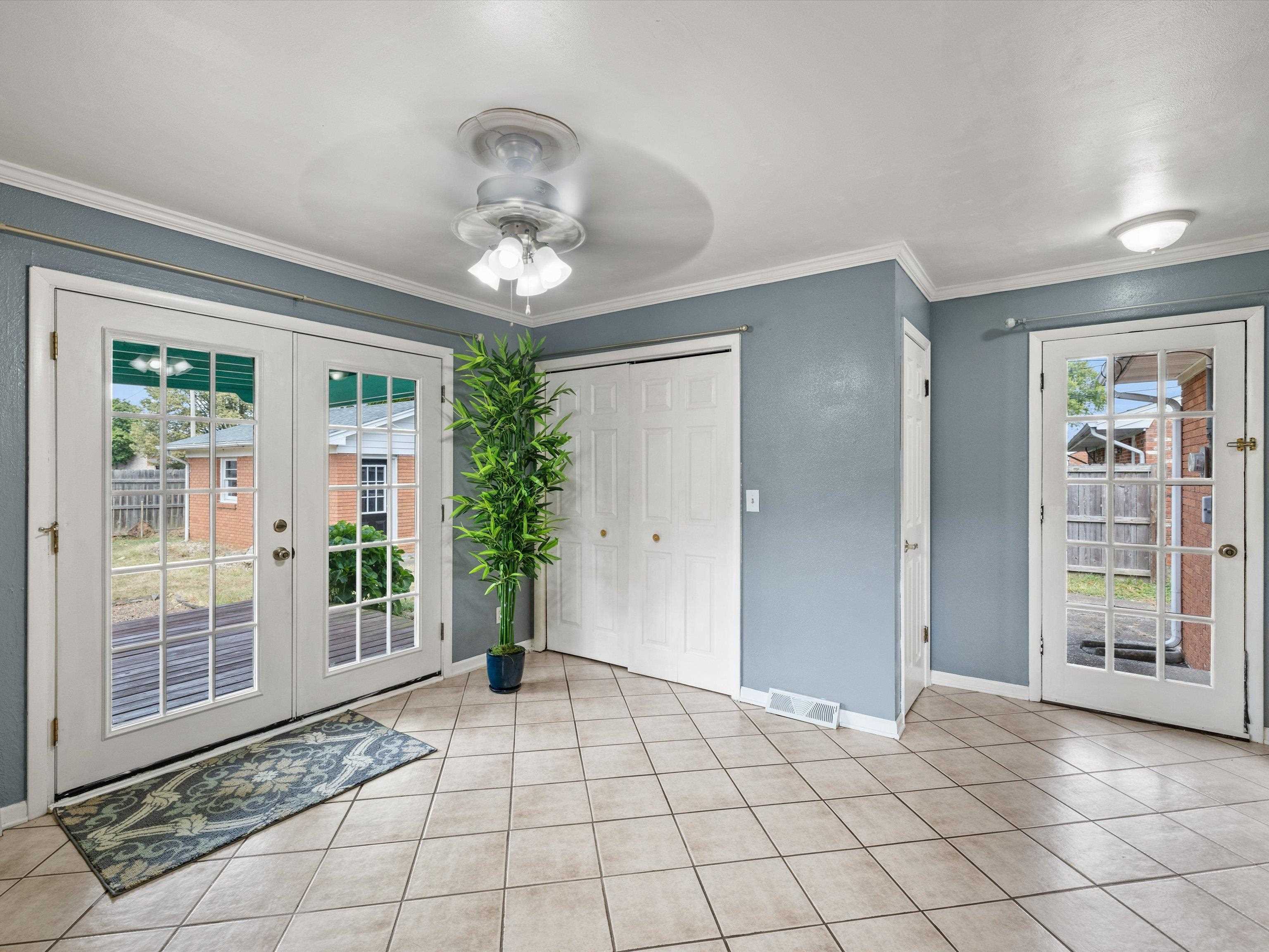 4300 Hawthorne Dr., Owensboro, Kentucky 42303, 3 Bedrooms Bedrooms, ,2 BathroomsBathrooms,Single Family Residence,For Sale,Hawthorne Dr.,90640