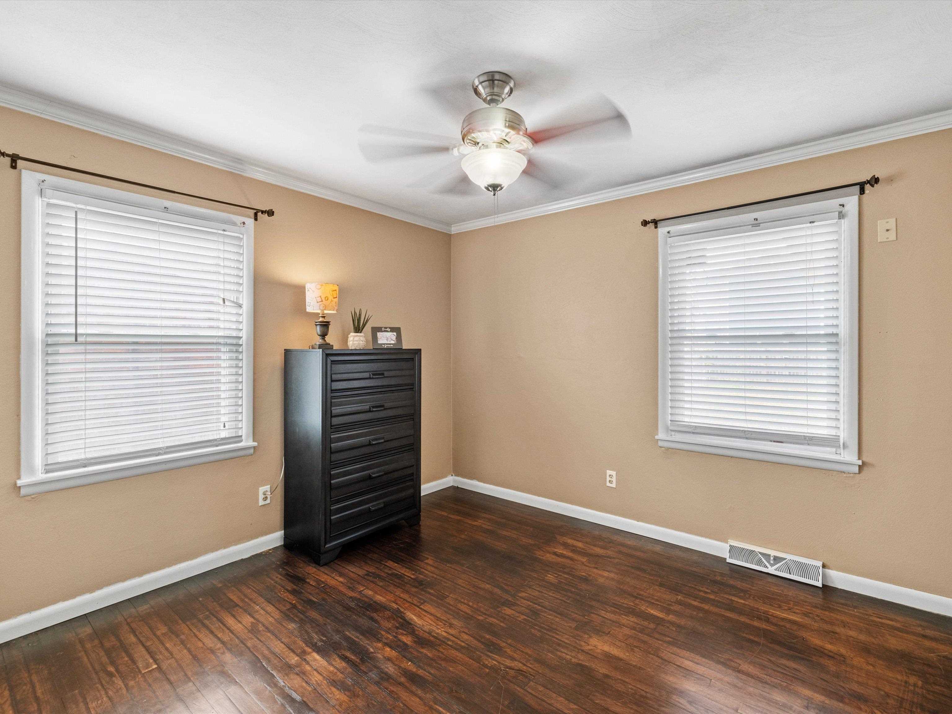 4300 Hawthorne Dr., Owensboro, Kentucky 42303, 3 Bedrooms Bedrooms, ,2 BathroomsBathrooms,Single Family Residence,For Sale,Hawthorne Dr.,90640