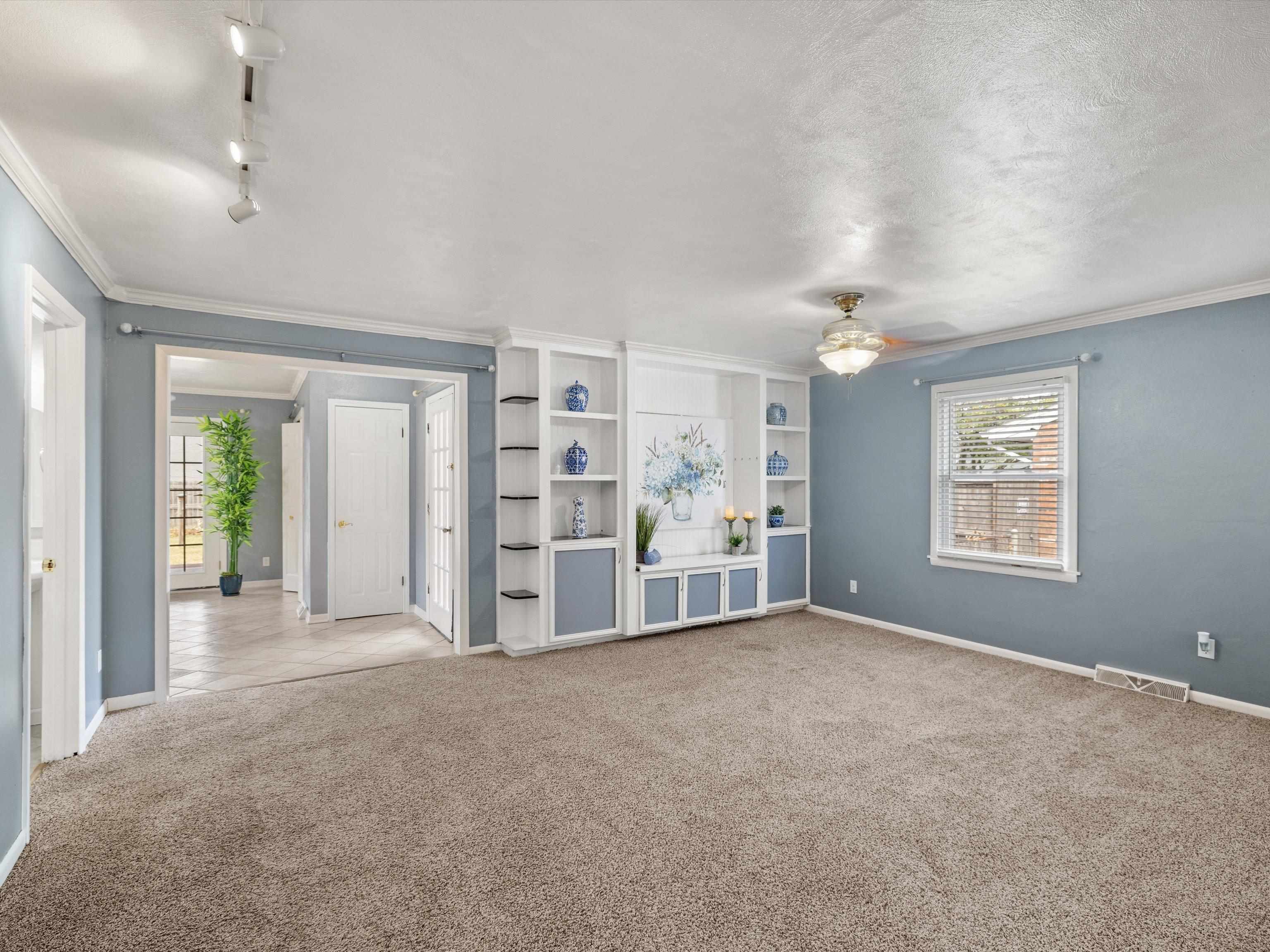 4300 Hawthorne Dr., Owensboro, Kentucky 42303, 3 Bedrooms Bedrooms, ,2 BathroomsBathrooms,Single Family Residence,For Sale,Hawthorne Dr.,90640