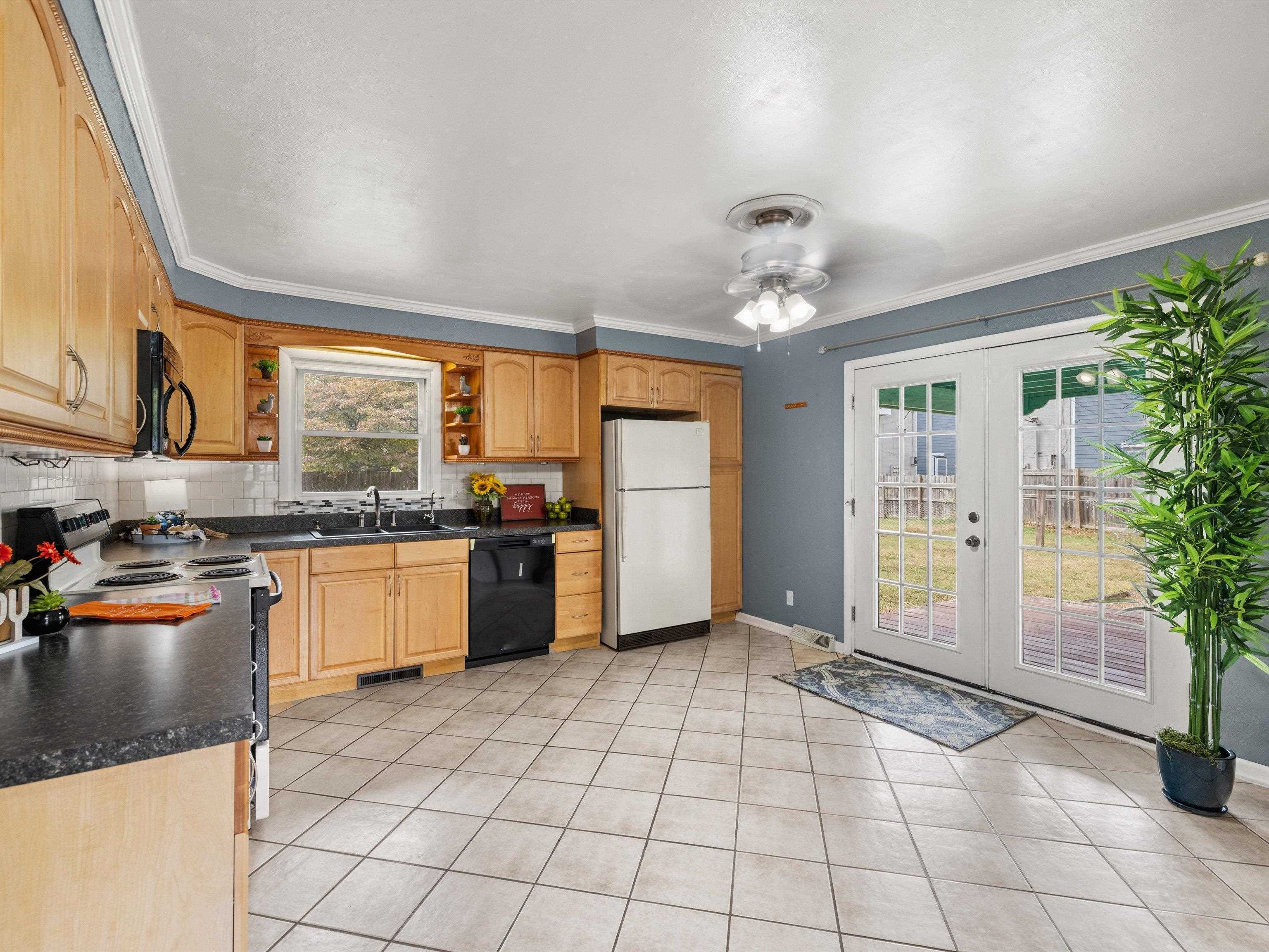 4300 Hawthorne Dr., Owensboro, Kentucky 42303, 3 Bedrooms Bedrooms, ,2 BathroomsBathrooms,Single Family Residence,For Sale,Hawthorne Dr.,90640
