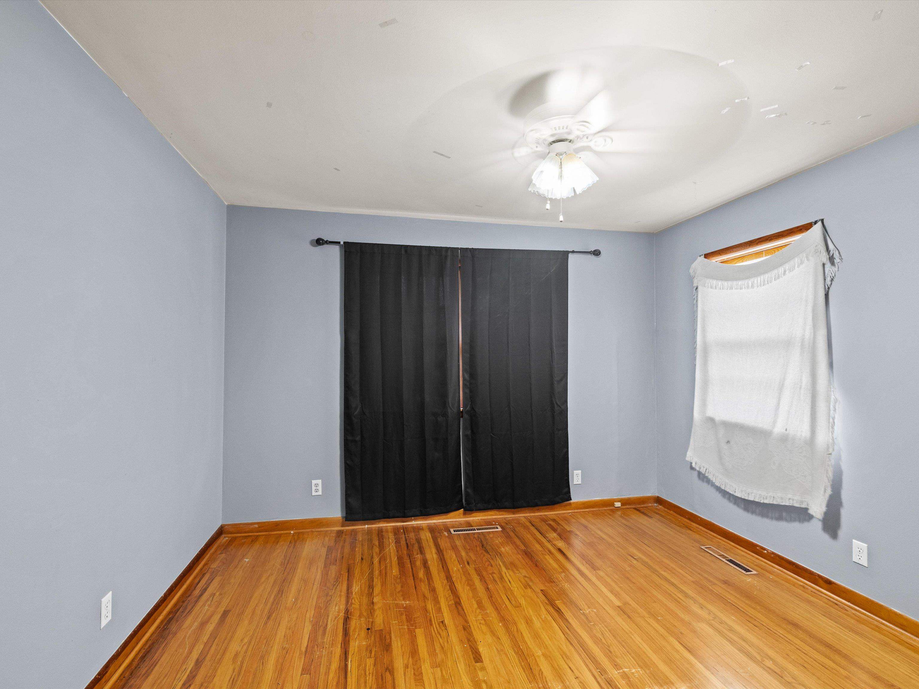 2412 Elm St., Henderson, Kentucky 42420, 4 Bedrooms Bedrooms, ,2 BathroomsBathrooms,Single Family Residence,For Sale,Elm St.,90651