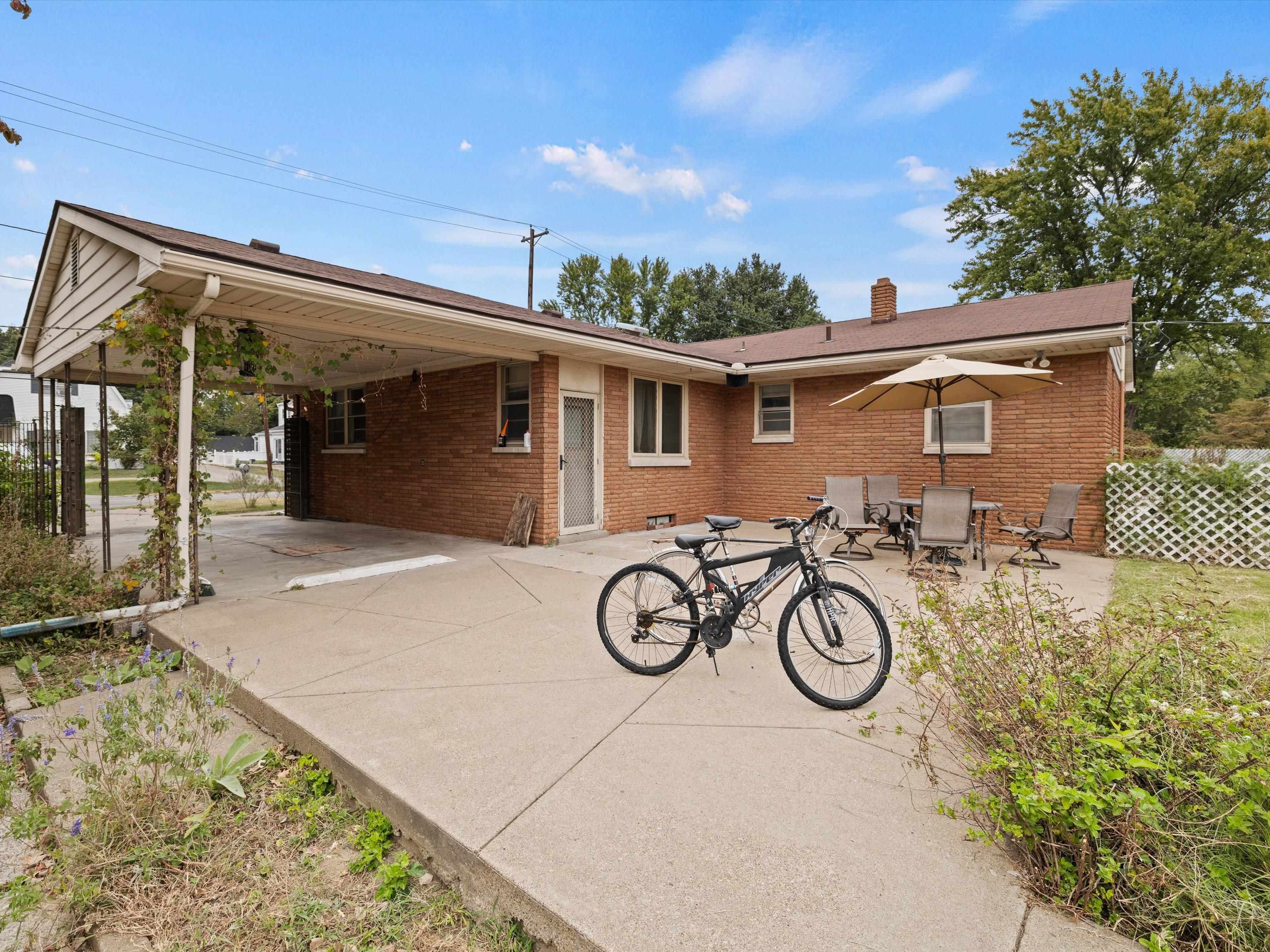 2412 Elm St., Henderson, Kentucky 42420, 4 Bedrooms Bedrooms, ,2 BathroomsBathrooms,Single Family Residence,For Sale,Elm St.,90651