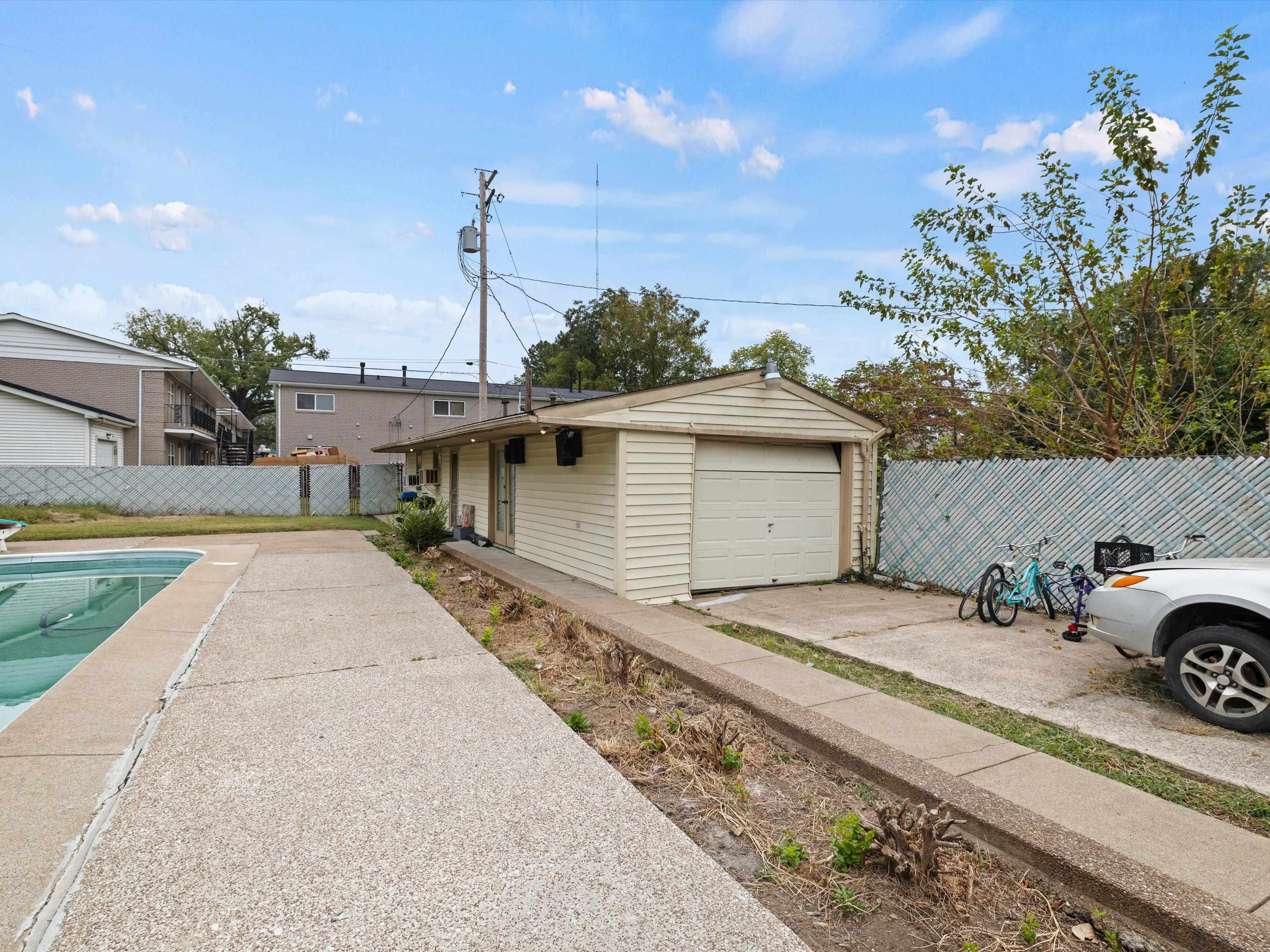 2412 Elm St., Henderson, Kentucky 42420, 4 Bedrooms Bedrooms, ,2 BathroomsBathrooms,Single Family Residence,For Sale,Elm St.,90651