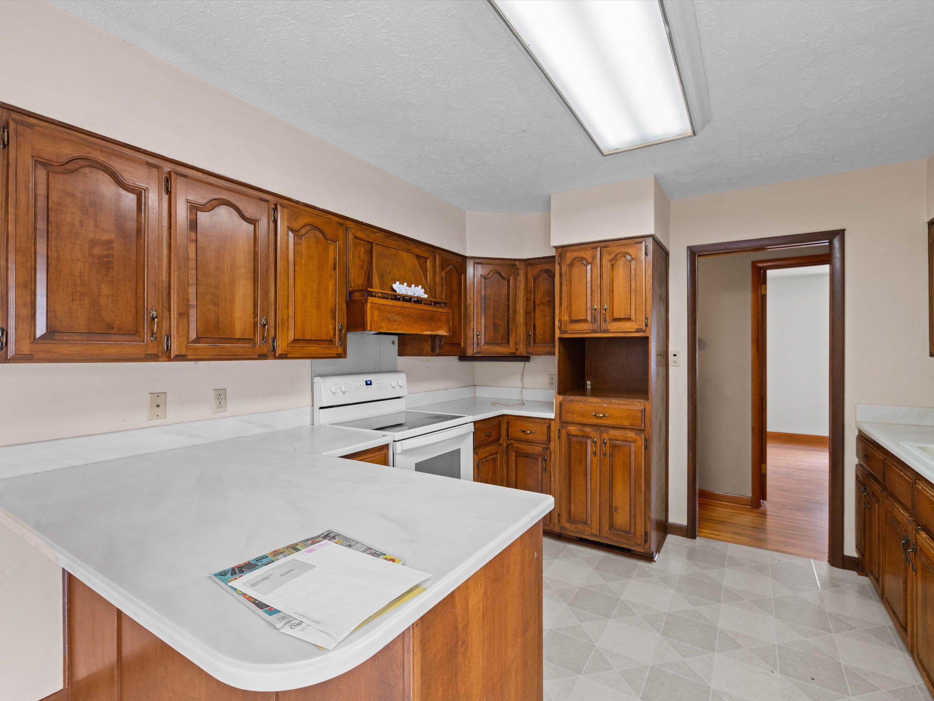 2412 Elm St., Henderson, Kentucky 42420, 4 Bedrooms Bedrooms, ,2 BathroomsBathrooms,Single Family Residence,For Sale,Elm St.,90651