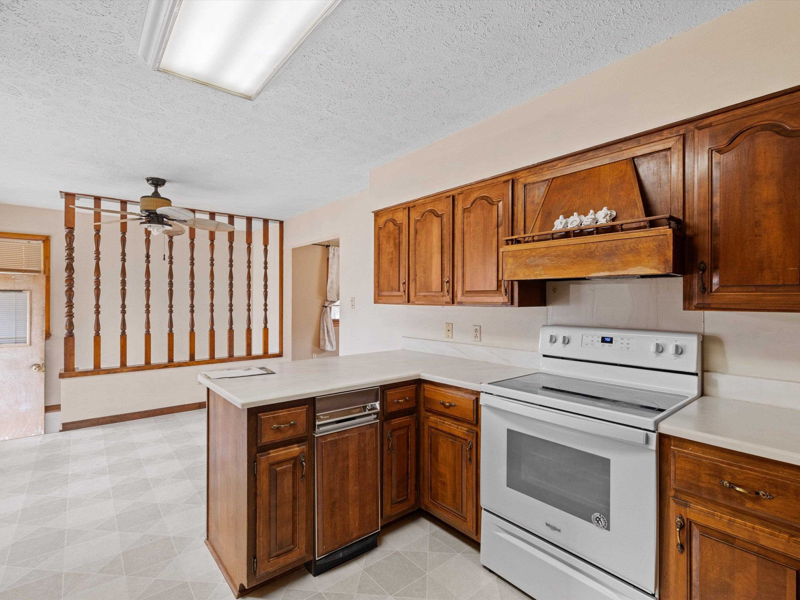 2412 Elm St., Henderson, Kentucky 42420, 4 Bedrooms Bedrooms, ,2 BathroomsBathrooms,Single Family Residence,For Sale,Elm St.,90651