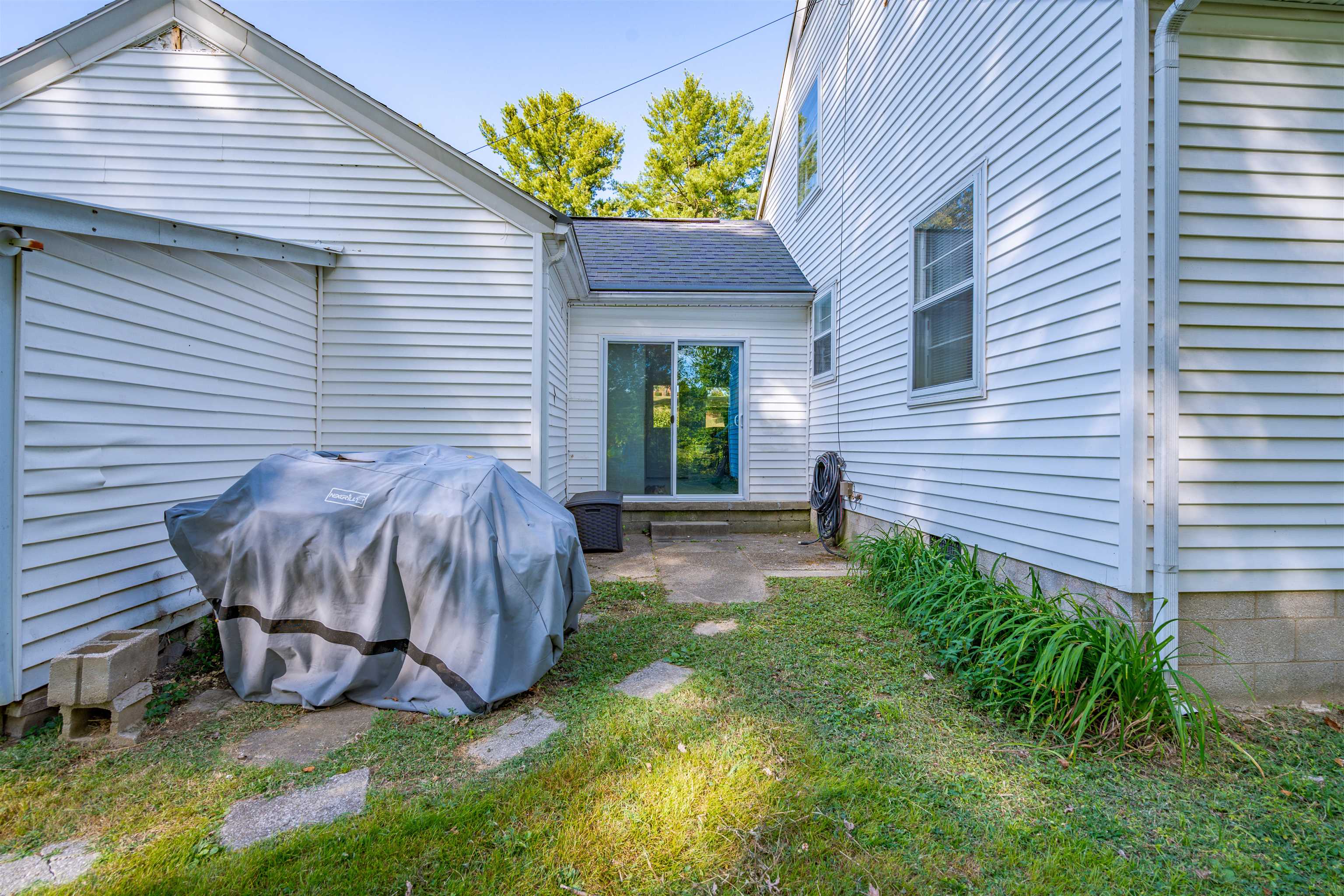 3020 Reid Rd., Owensboro, Kentucky 42303, 3 Bedrooms Bedrooms, ,1 BathroomBathrooms,Single Family Residence,For Sale,Reid Rd.,90653