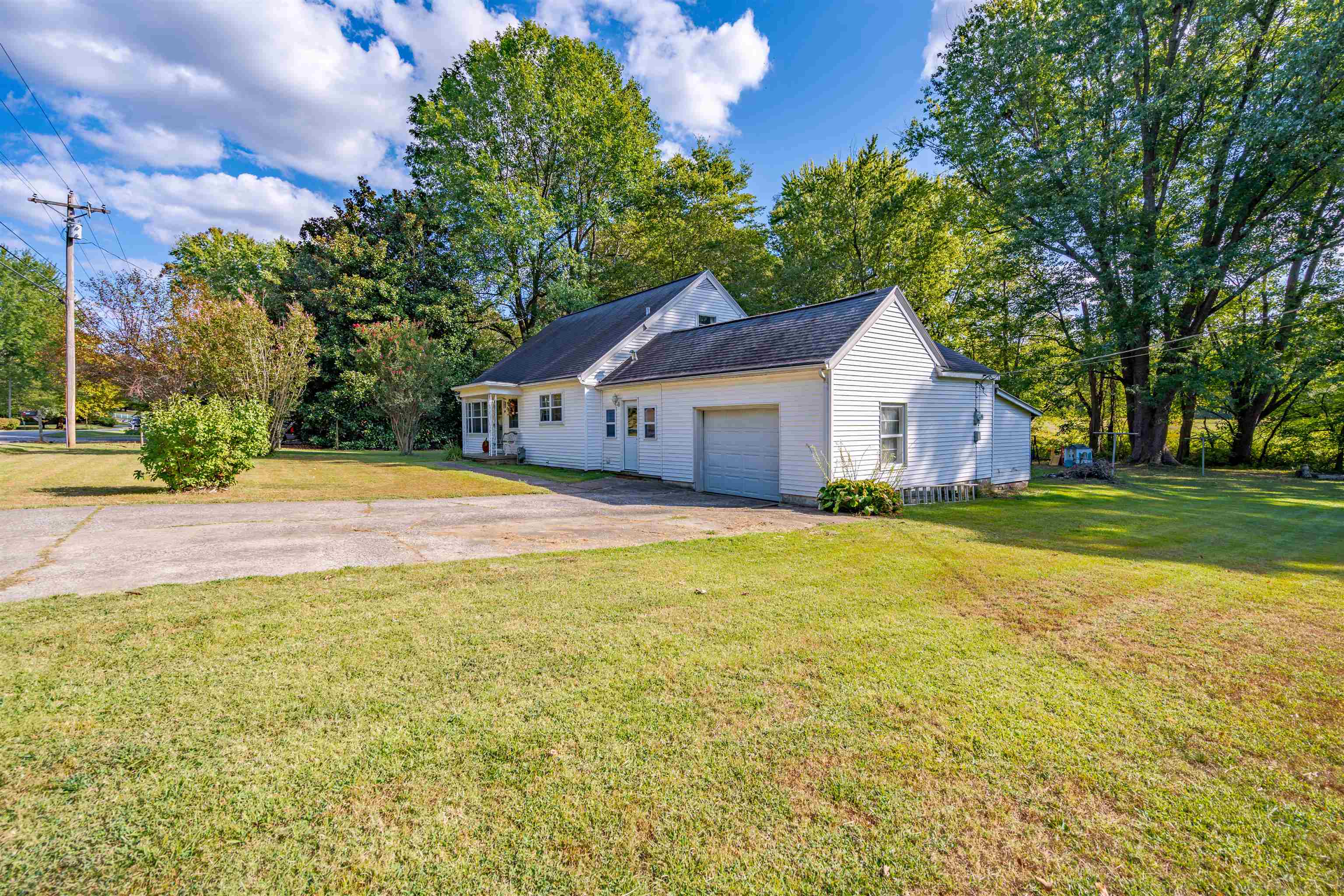3020 Reid Rd., Owensboro, Kentucky 42303, 3 Bedrooms Bedrooms, ,1 BathroomBathrooms,Single Family Residence,For Sale,Reid Rd.,90653