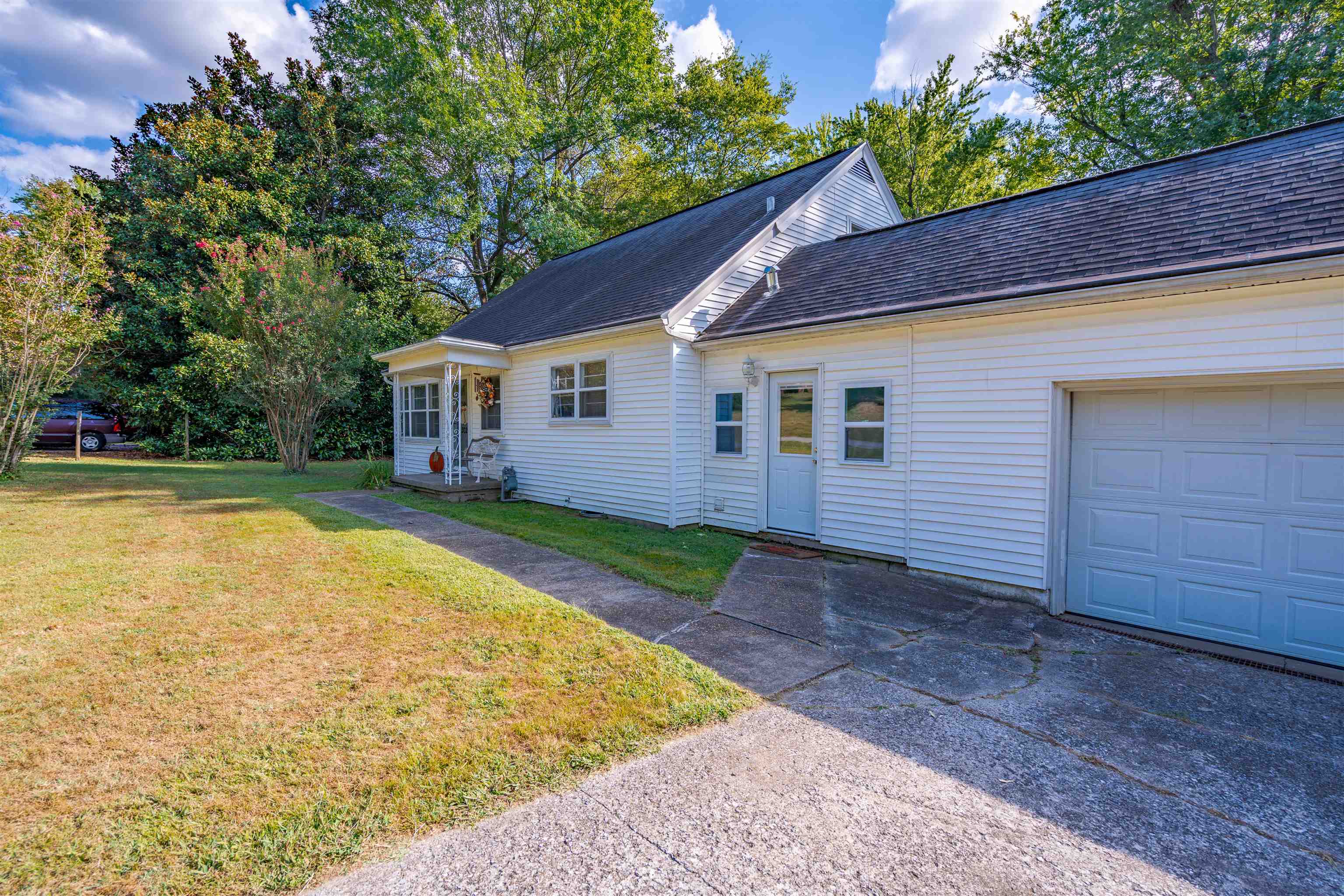 3020 Reid Rd., Owensboro, Kentucky 42303, 3 Bedrooms Bedrooms, ,1 BathroomBathrooms,Single Family Residence,For Sale,Reid Rd.,90653