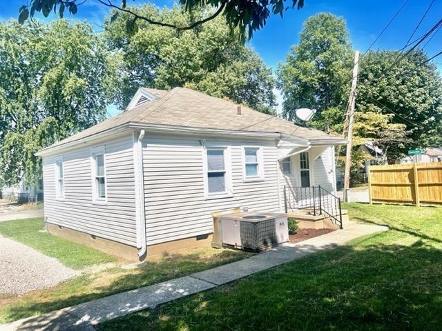 1852 Chesterfield Drive, Owensboro, Kentucky 42301, 2 Bedrooms Bedrooms, ,1 BathroomBathrooms,Single Family Residence,For Sale,Chesterfield Drive,90669