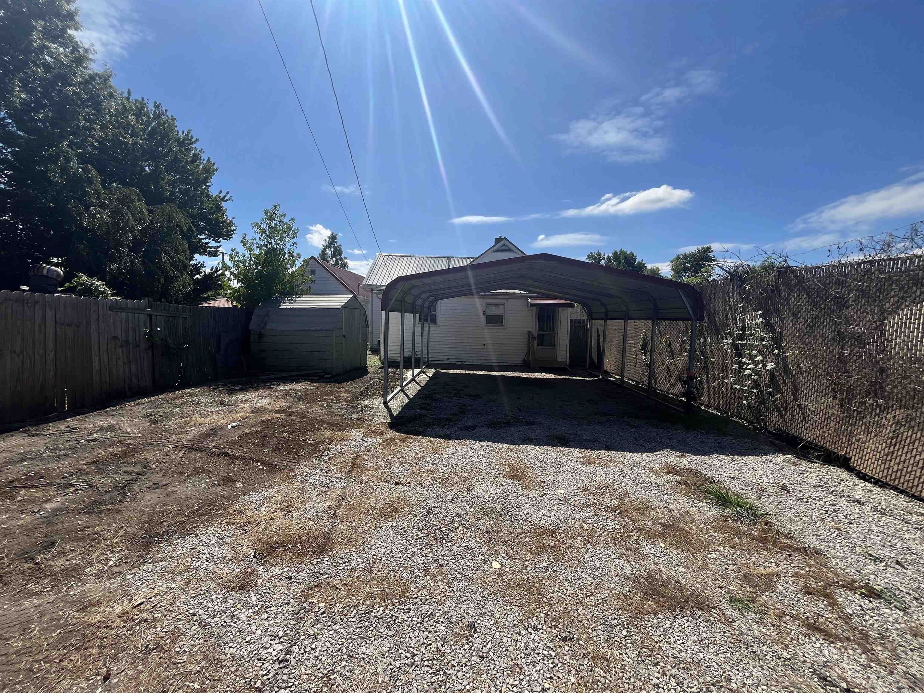 819 11th Street, Owensboro, Kentucky 42301, 2 Bedrooms Bedrooms, ,1 BathroomBathrooms,Single Family Residence,For Sale,11th Street,90672