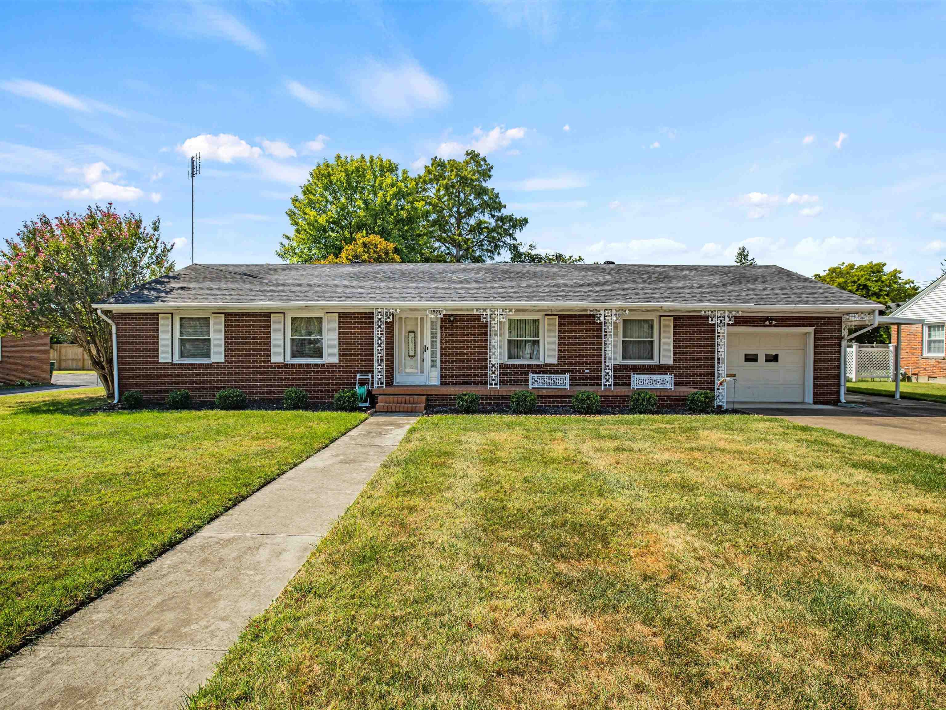 1920 Lewis Lane, Owensboro, Kentucky 42301, 3 Bedrooms Bedrooms, ,2 BathroomsBathrooms,Single Family Residence,For Sale,Lewis Lane,90673
