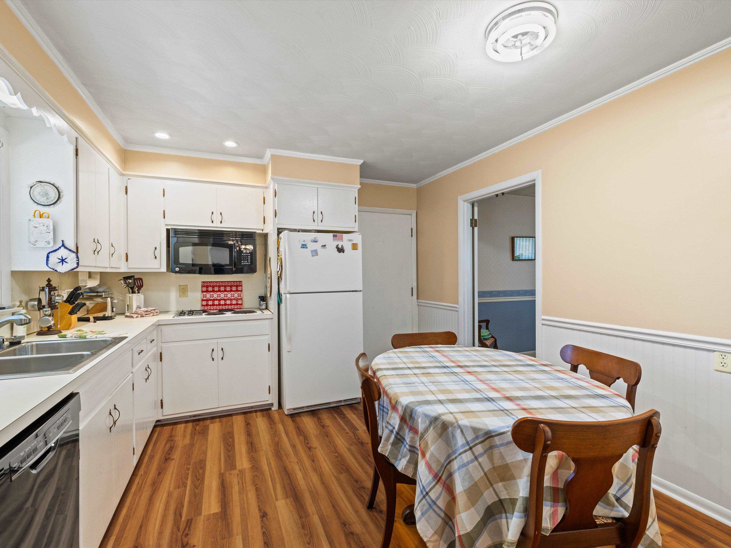 1920 Lewis Lane, Owensboro, Kentucky 42301, 3 Bedrooms Bedrooms, ,2 BathroomsBathrooms,Single Family Residence,For Sale,Lewis Lane,90673