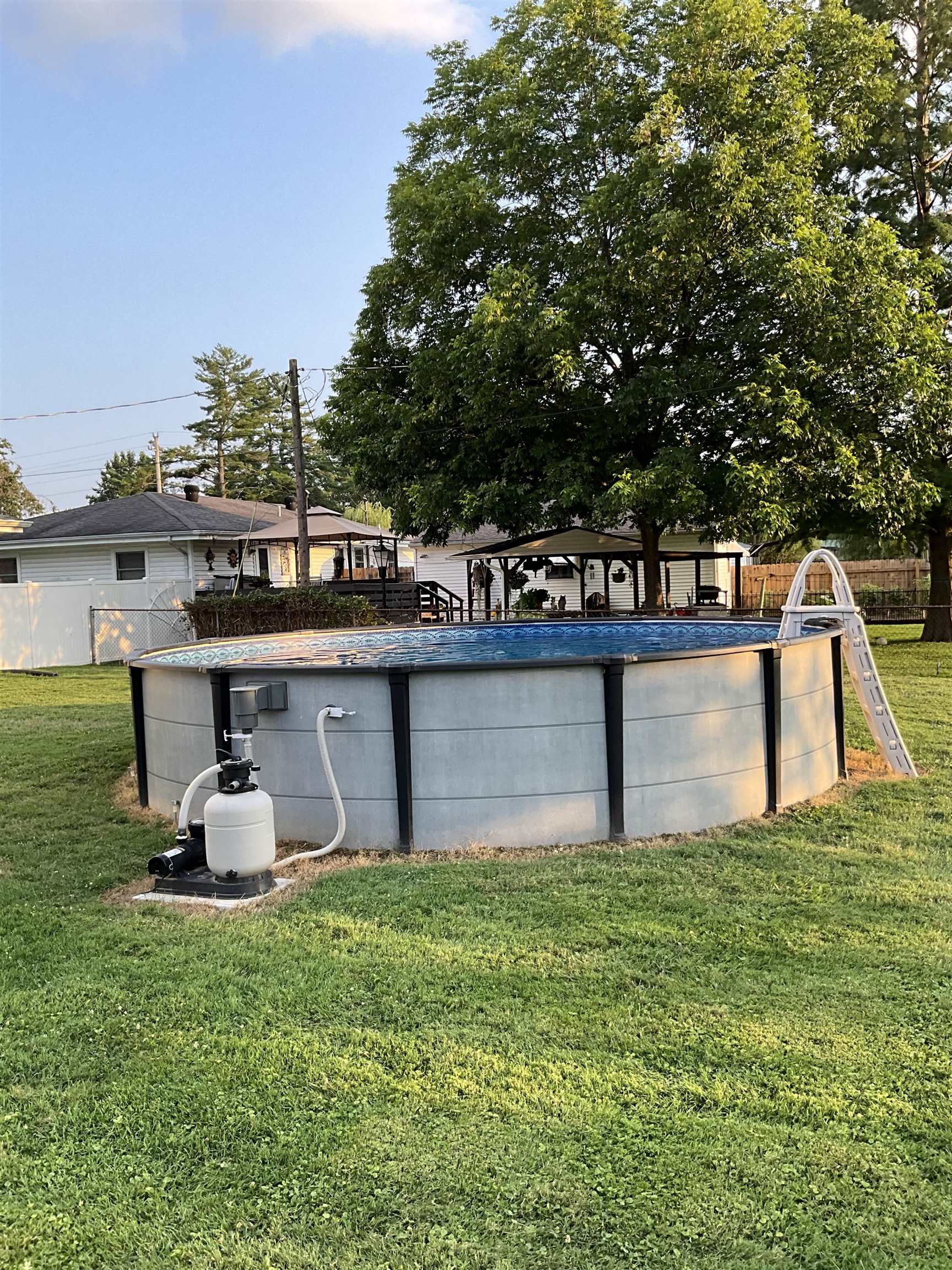 5011 Grandview Drive, Owensboro, Kentucky 42303, 2 Bedrooms Bedrooms, ,1 BathroomBathrooms,Single Family Residence,For Sale,Grandview Drive,90681