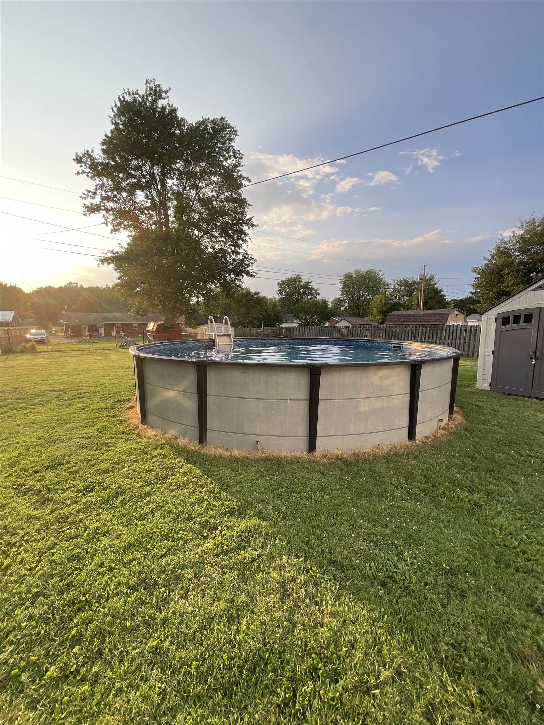5011 Grandview Drive, Owensboro, Kentucky 42303, 2 Bedrooms Bedrooms, ,1 BathroomBathrooms,Single Family Residence,For Sale,Grandview Drive,90681