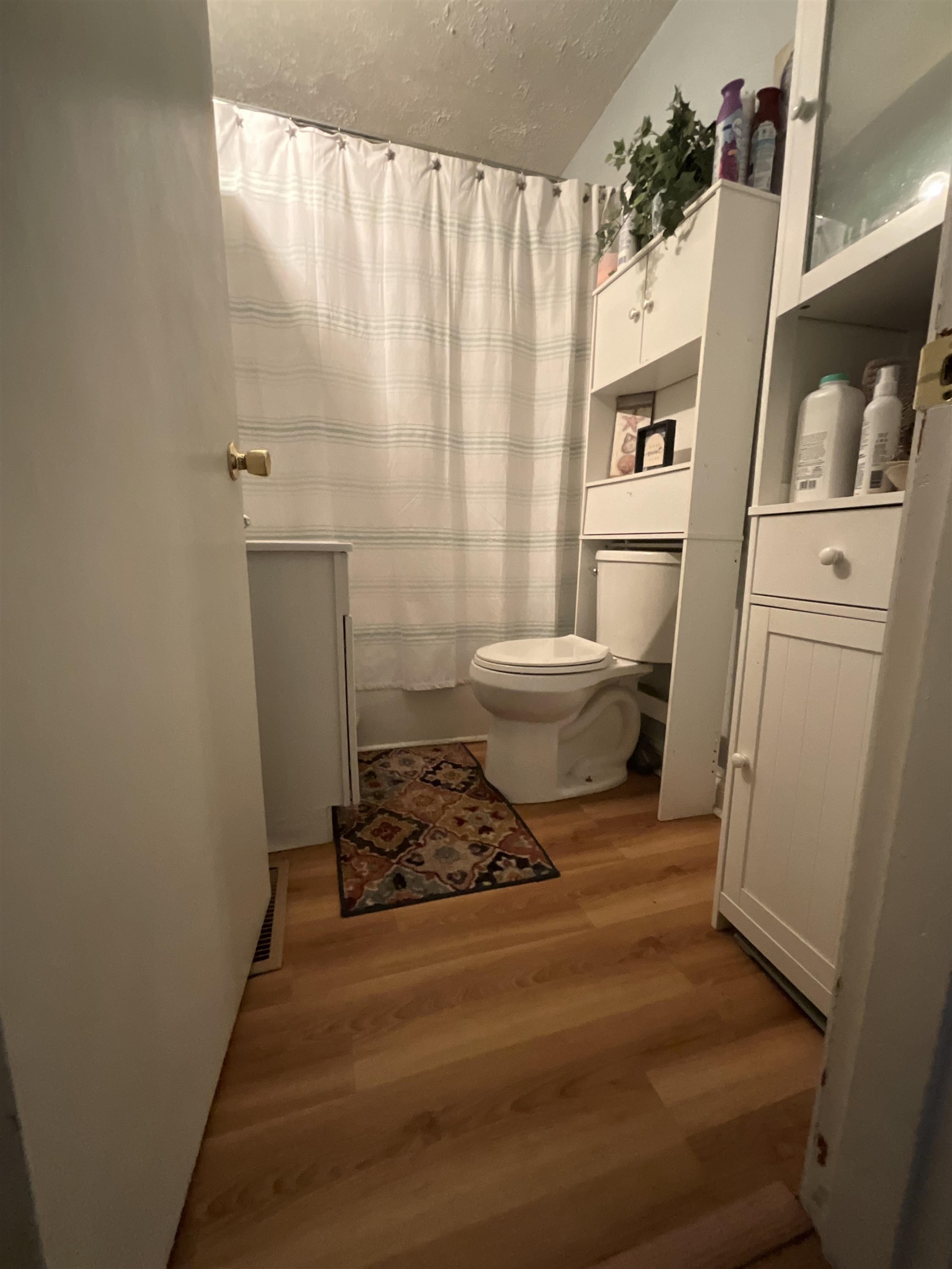 5011 Grandview Drive, Owensboro, Kentucky 42303, 2 Bedrooms Bedrooms, ,1 BathroomBathrooms,Single Family Residence,For Sale,Grandview Drive,90681