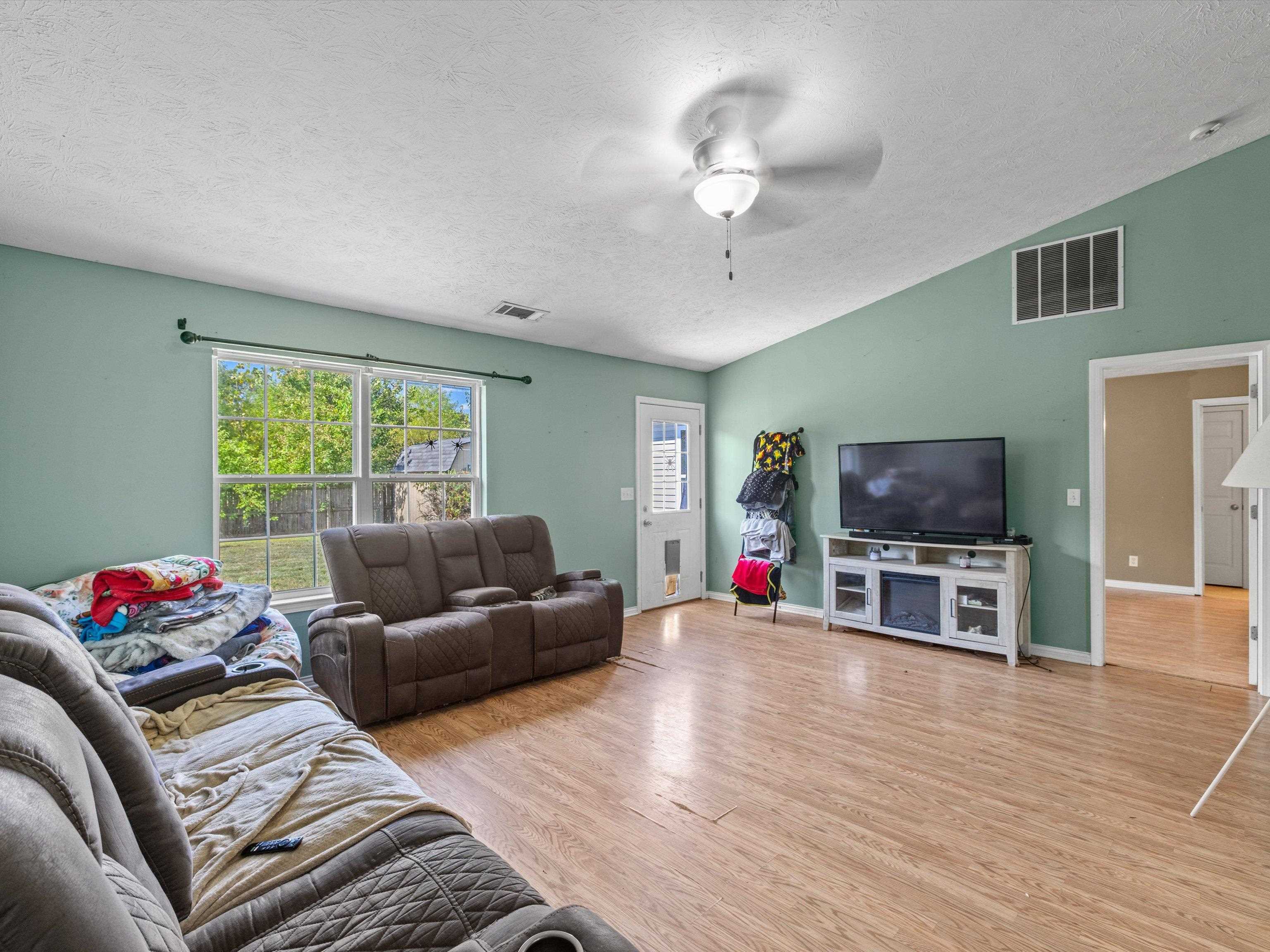 528 Camden Circle, Owensboro, Kentucky 42301, 3 Bedrooms Bedrooms, ,2 BathroomsBathrooms,Single Family Residence,For Sale,Camden Circle,90696