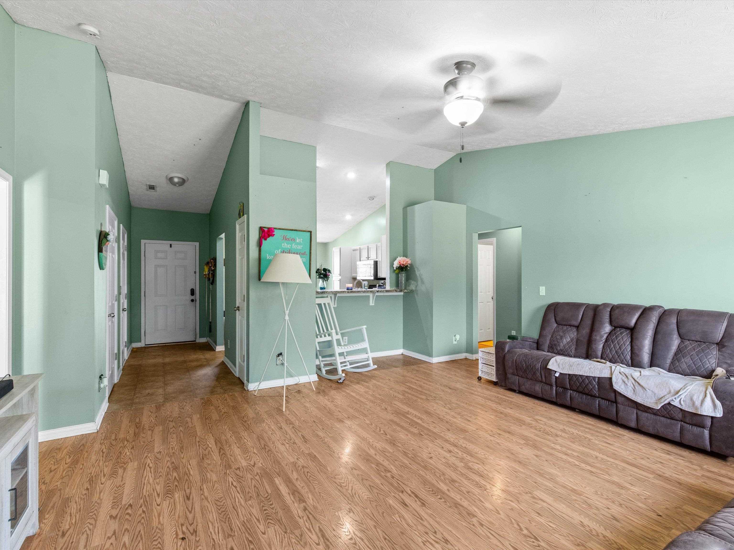 528 Camden Circle, Owensboro, Kentucky 42301, 3 Bedrooms Bedrooms, ,2 BathroomsBathrooms,Single Family Residence,For Sale,Camden Circle,90696
