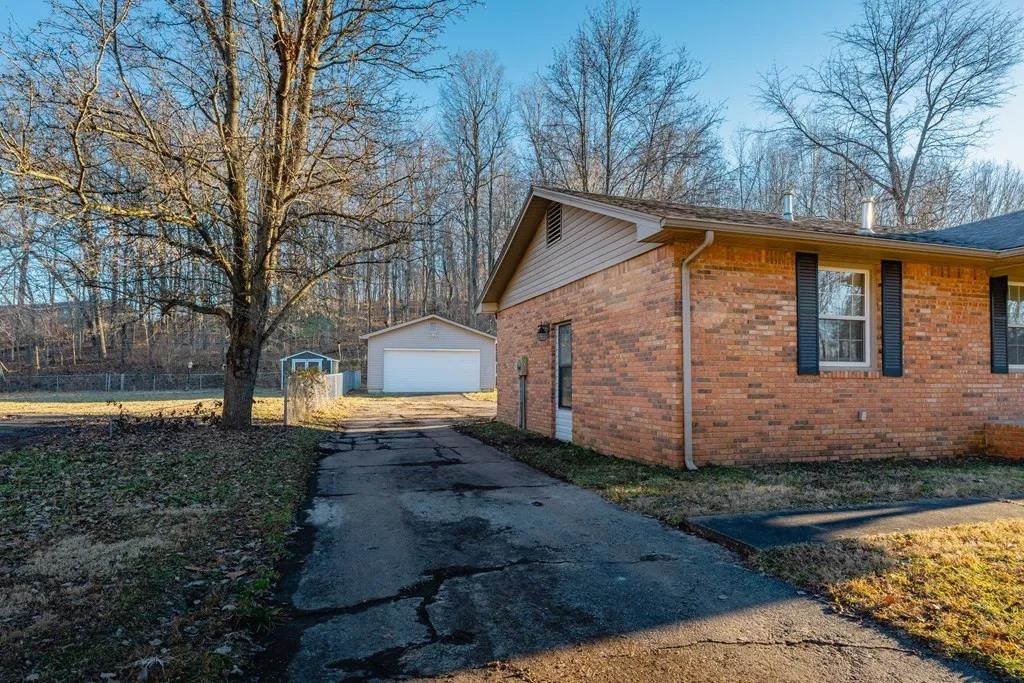 103 Winding Creek, Madisonville, Kentucky 42431, 3 Bedrooms Bedrooms, ,1 BathroomBathrooms,Single Family Residence,For Sale,Winding Creek,90697