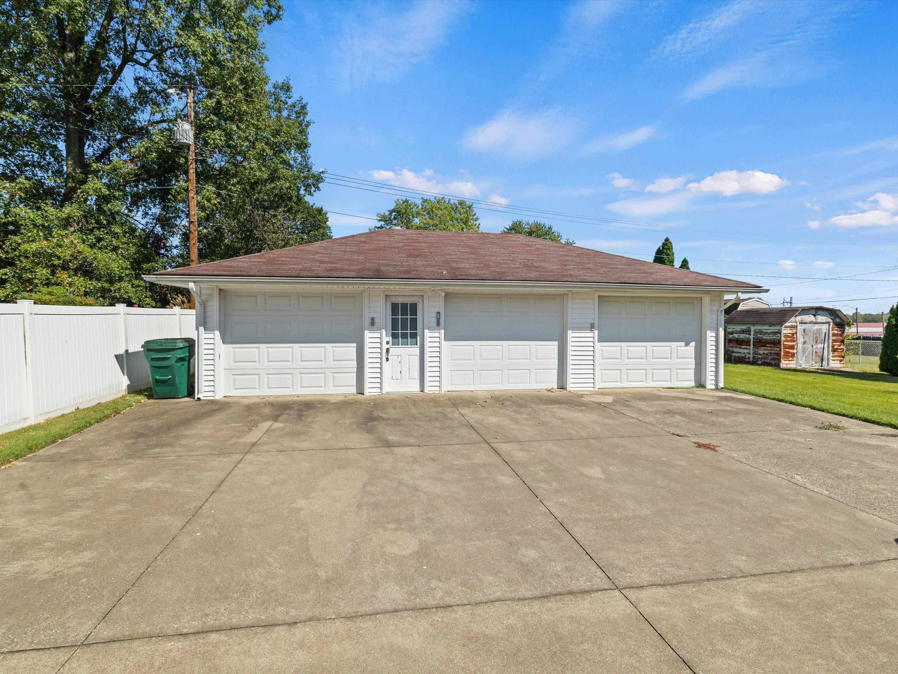 2929 Old Hartford Road, Owensboro, Kentucky 42303, 3 Bedrooms Bedrooms, ,1 BathroomBathrooms,Single Family Residence,For Sale,Old Hartford Road,90701