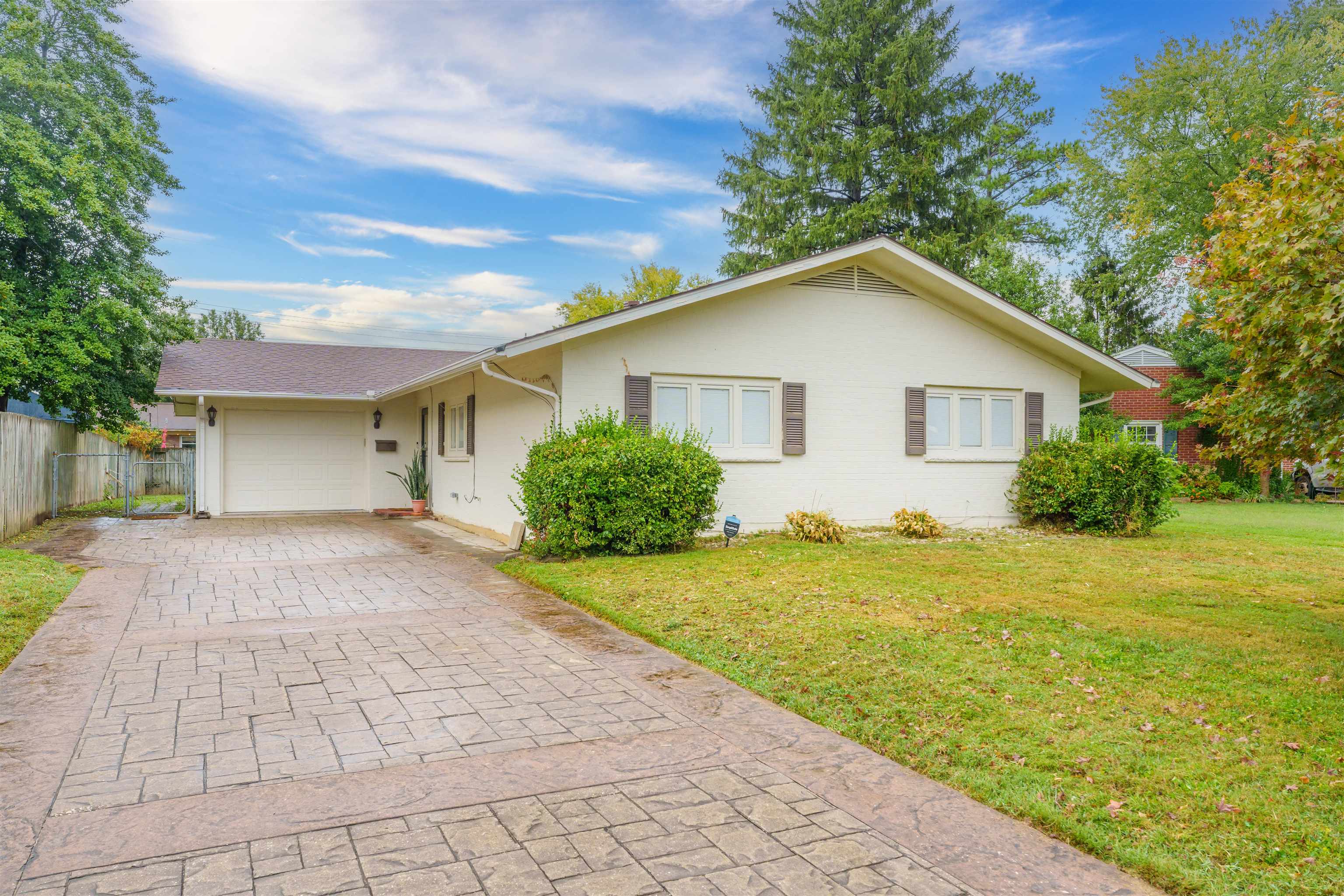 2313 Zev Ct, Owensboro, Kentucky 42301, 3 Bedrooms Bedrooms, ,2 BathroomsBathrooms,Single Family Residence,For Sale,Zev Ct,90702