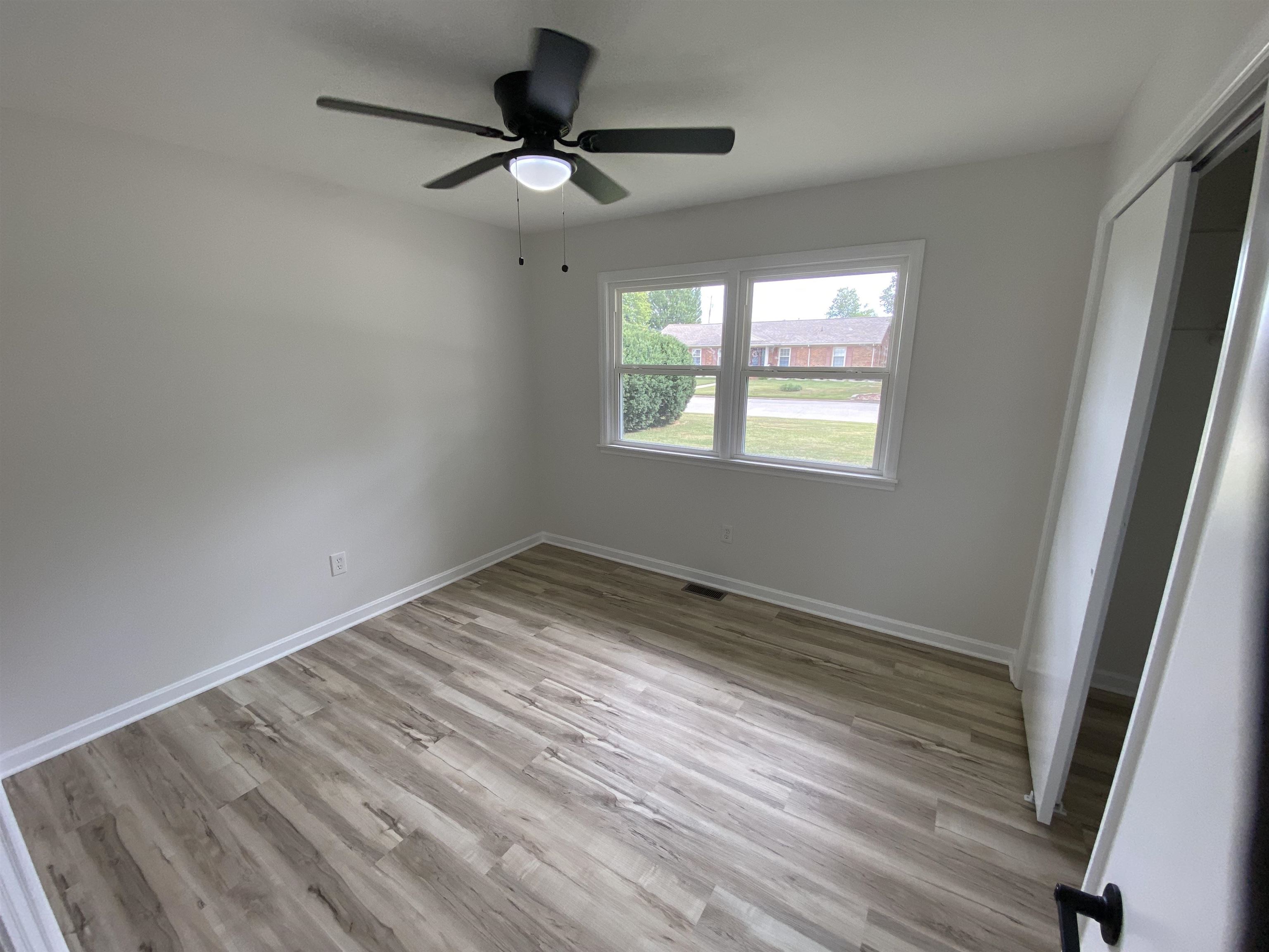 1745 College Dr, Owensboro, Kentucky 42301, 4 Bedrooms Bedrooms, ,2 BathroomsBathrooms,Single Family Residence,For Sale,College Dr,90705