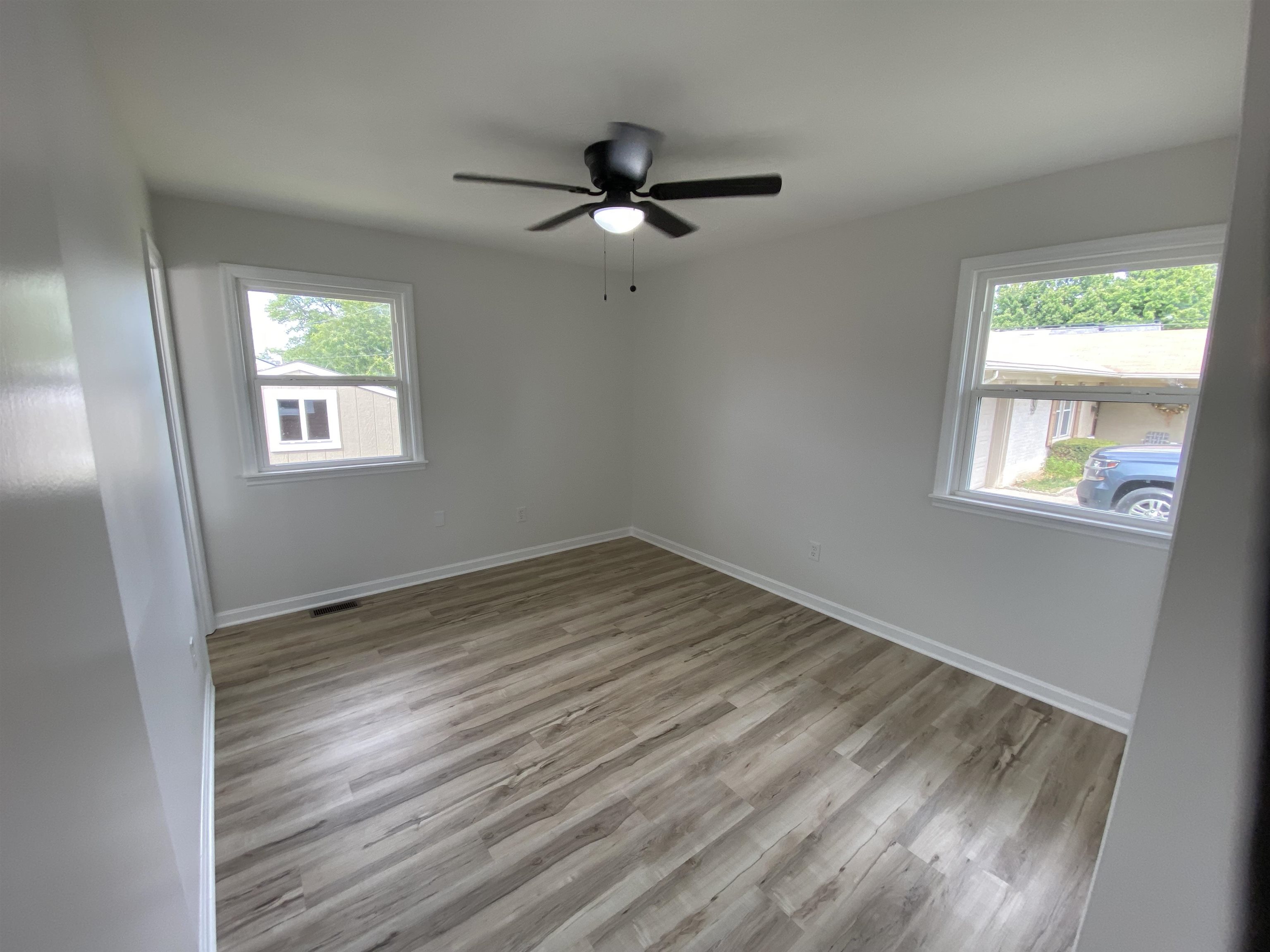 1745 College Dr, Owensboro, Kentucky 42301, 4 Bedrooms Bedrooms, ,2 BathroomsBathrooms,Single Family Residence,For Sale,College Dr,90705