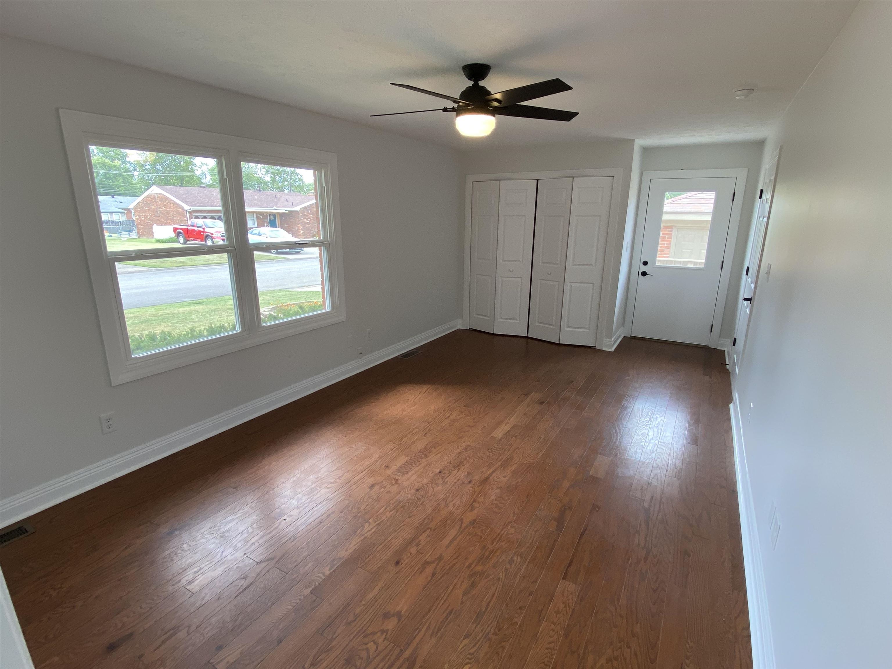 1745 College Dr, Owensboro, Kentucky 42301, 4 Bedrooms Bedrooms, ,2 BathroomsBathrooms,Single Family Residence,For Sale,College Dr,90705