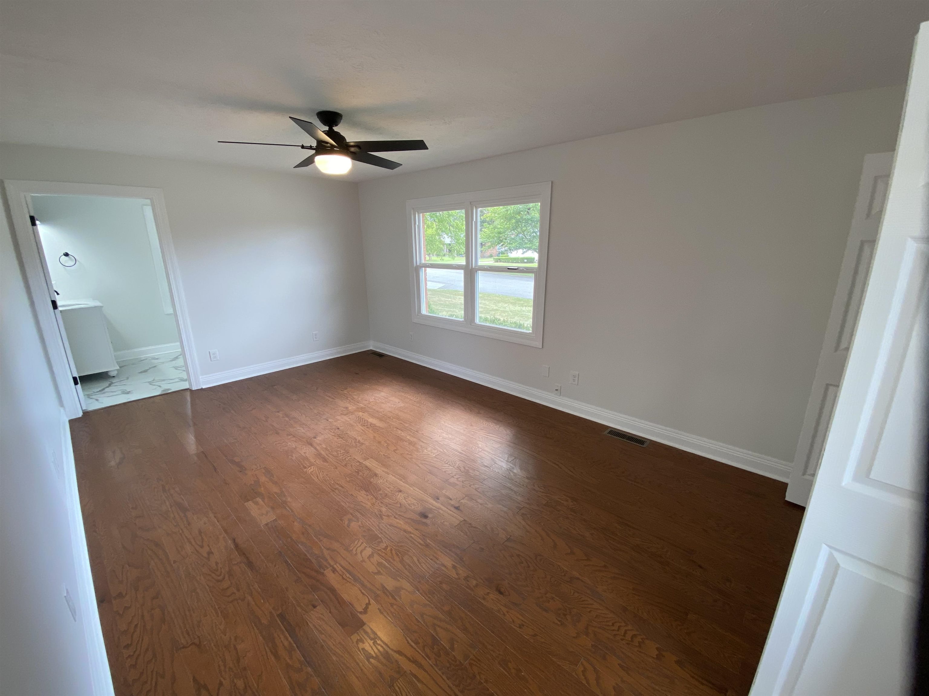 1745 College Dr, Owensboro, Kentucky 42301, 4 Bedrooms Bedrooms, ,2 BathroomsBathrooms,Single Family Residence,For Sale,College Dr,90705