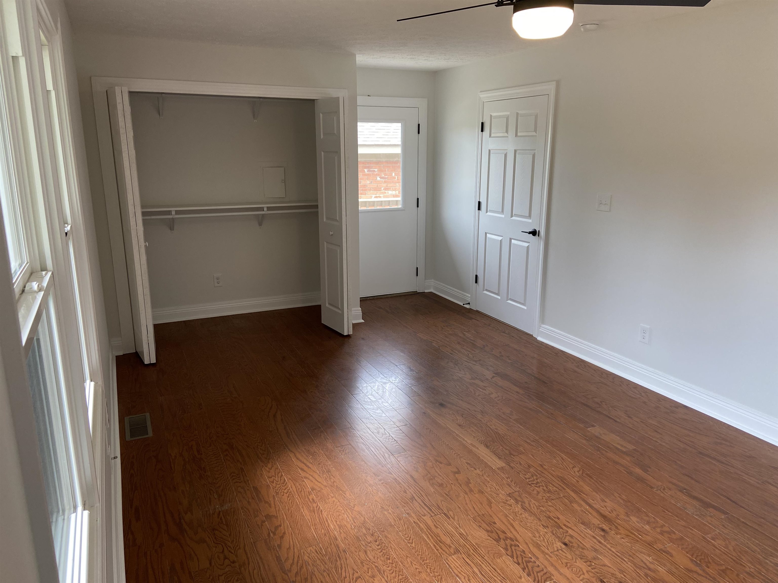 1745 College Dr, Owensboro, Kentucky 42301, 4 Bedrooms Bedrooms, ,2 BathroomsBathrooms,Single Family Residence,For Sale,College Dr,90705