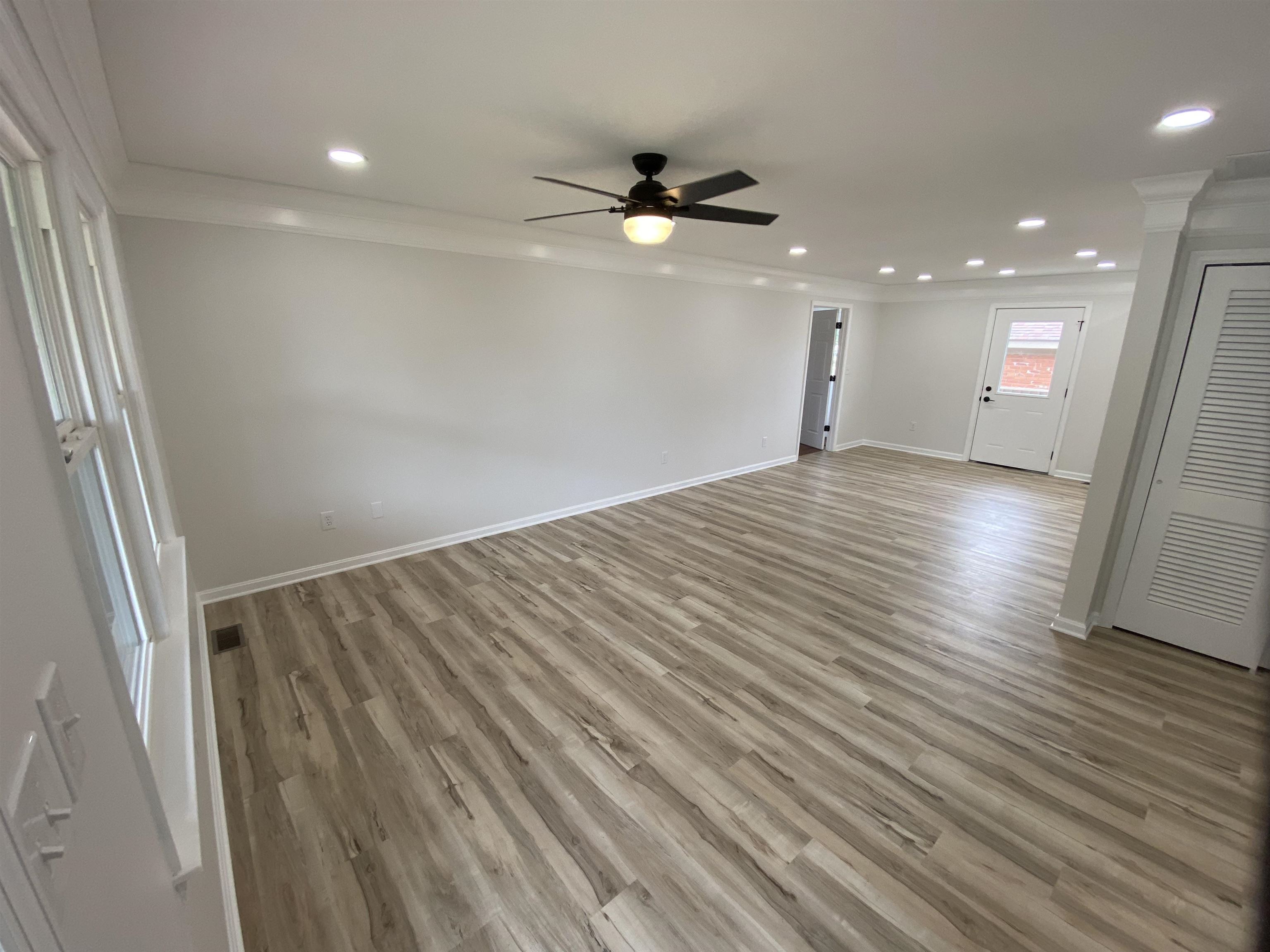 1745 College Dr, Owensboro, Kentucky 42301, 4 Bedrooms Bedrooms, ,2 BathroomsBathrooms,Single Family Residence,For Sale,College Dr,90705
