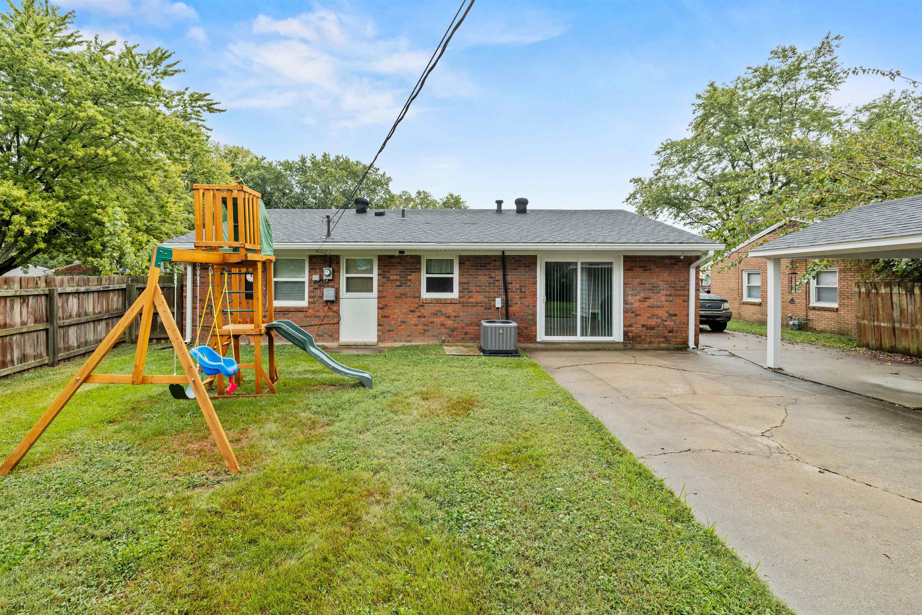 3016 Strawbridge Place, Owensboro, Kentucky 42303, 3 Bedrooms Bedrooms, ,2 BathroomsBathrooms,Single Family Residence,For Sale,Strawbridge Place,90706