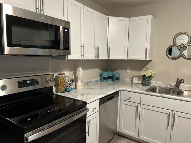 2115 DICKEY DRIVE, Owensboro, Kentucky 42301, 3 Bedrooms Bedrooms, ,1 BathroomBathrooms,Single Family Residence,For Sale,DICKEY DRIVE,90709