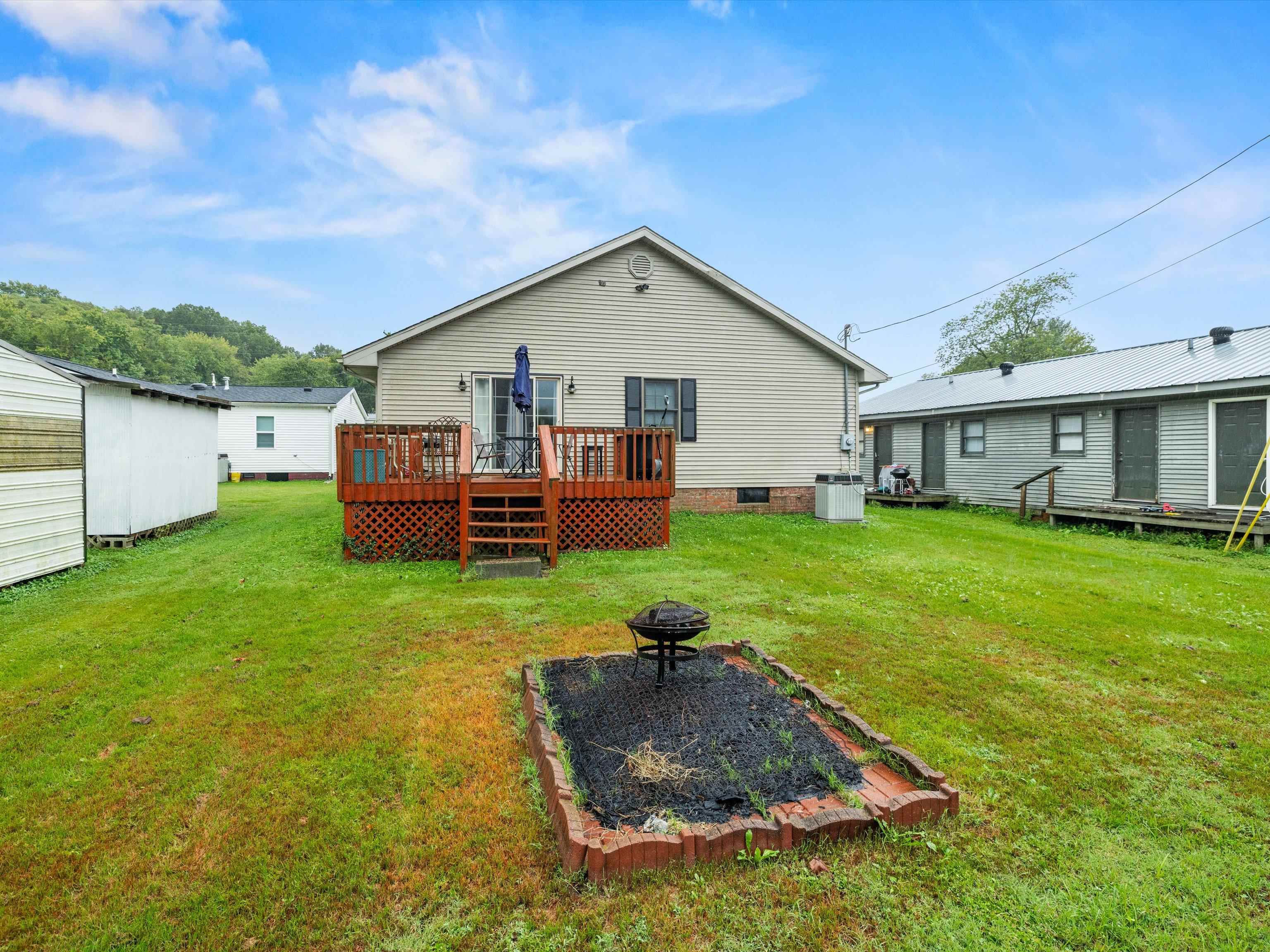 155 East Dixon St, Sebree, Kentucky 42455, 3 Bedrooms Bedrooms, ,2 BathroomsBathrooms,Single Family Residence,For Sale,East Dixon St,90711