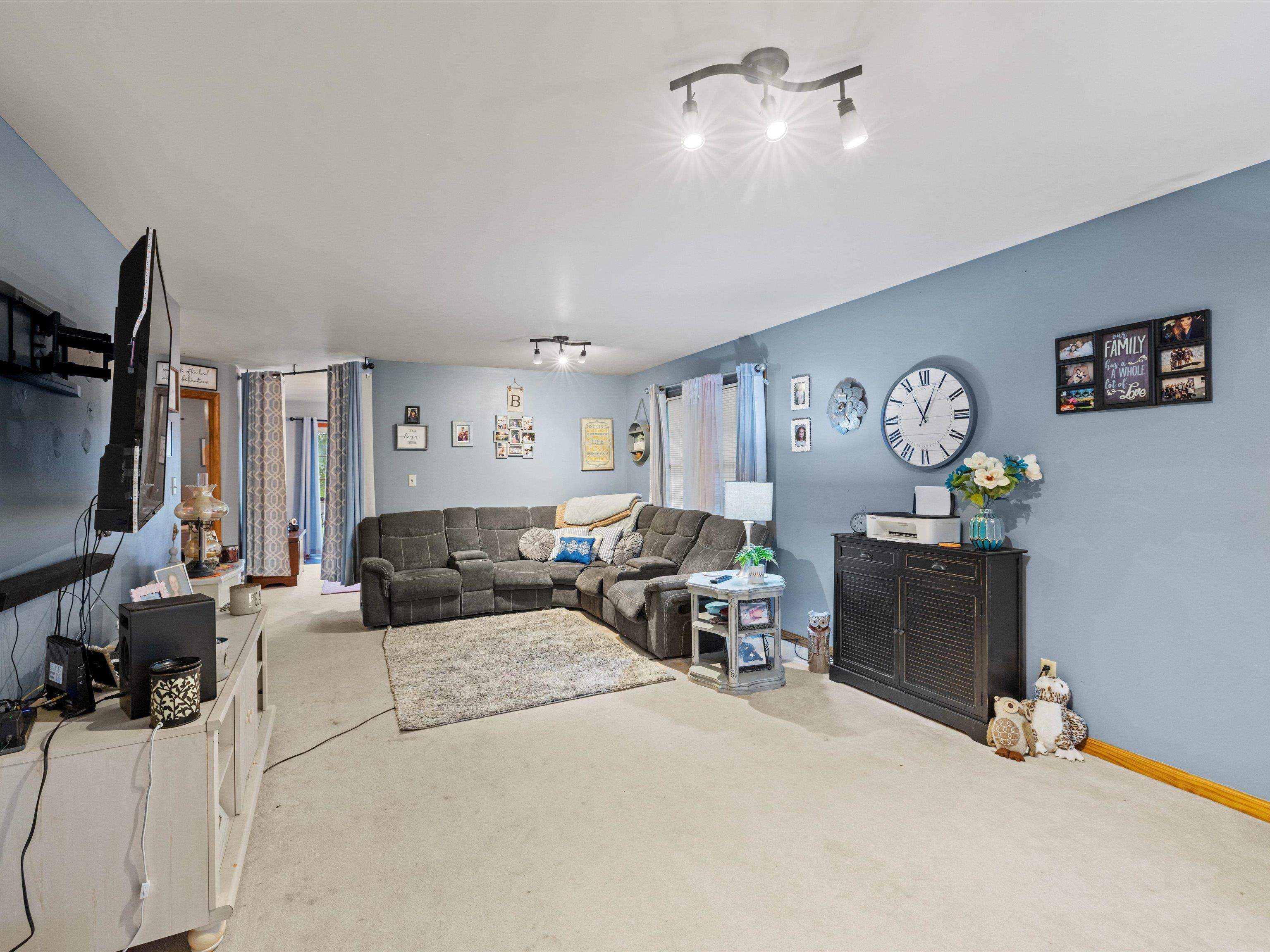 155 East Dixon St, Sebree, Kentucky 42455, 3 Bedrooms Bedrooms, ,2 BathroomsBathrooms,Single Family Residence,For Sale,East Dixon St,90711