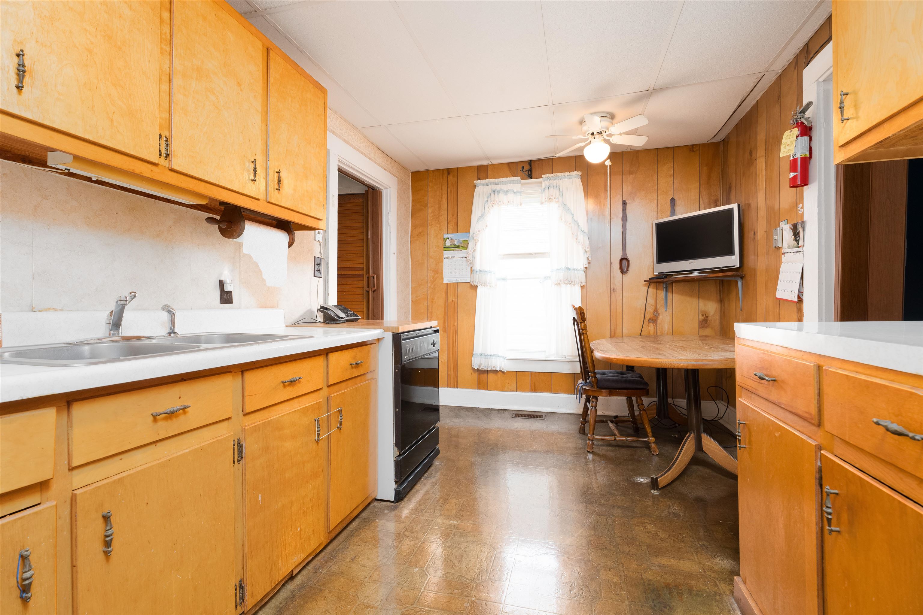 610 Elm Street, Owensboro, Kentucky 42301, 2 Bedrooms Bedrooms, ,1 BathroomBathrooms,Single Family Residence,For Sale,Elm Street,90712