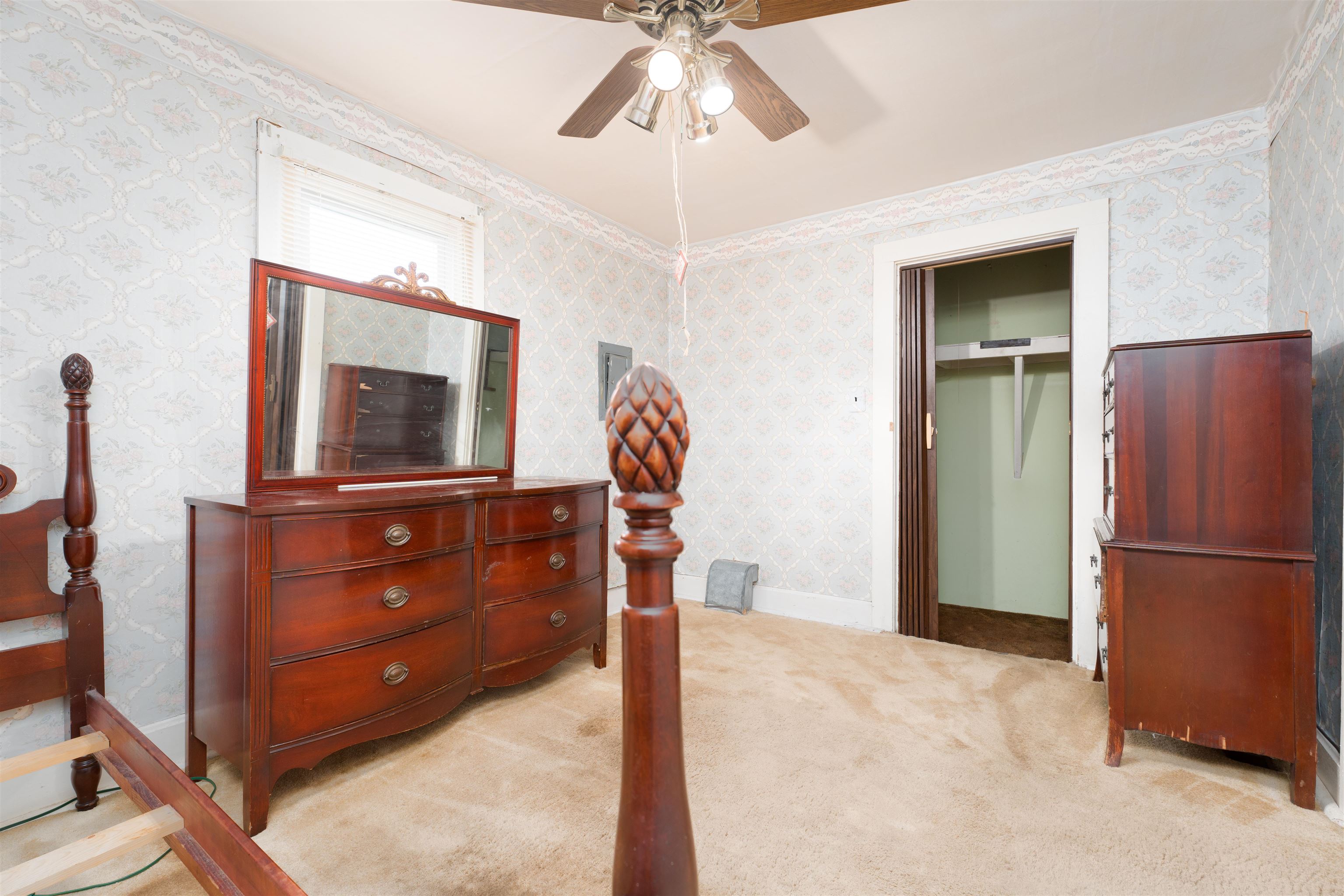 610 Elm Street, Owensboro, Kentucky 42301, 2 Bedrooms Bedrooms, ,1 BathroomBathrooms,Single Family Residence,For Sale,Elm Street,90712