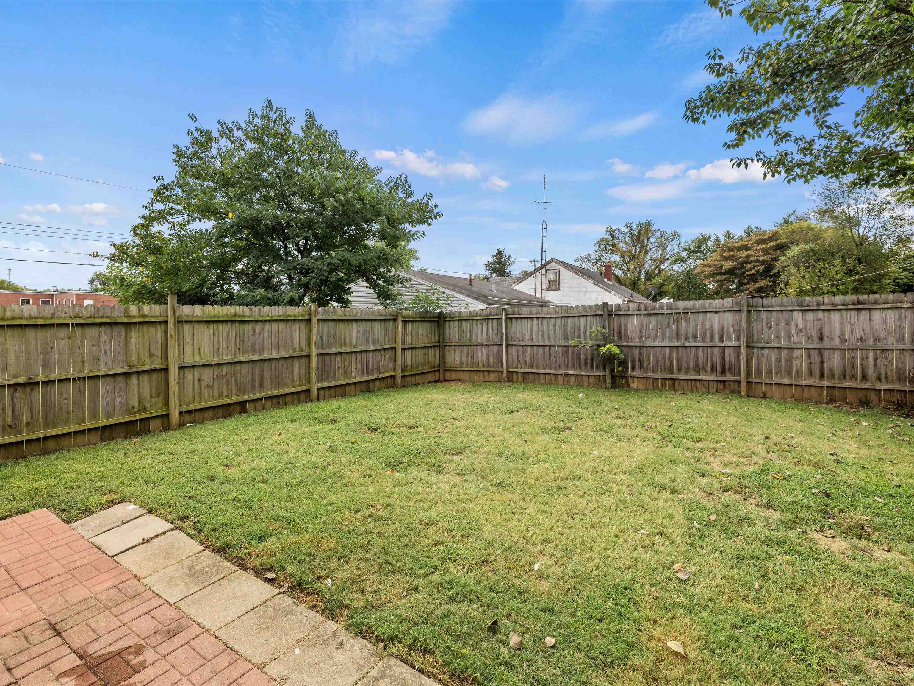 624 Wing Ave, Owensboro, Kentucky 42303, 3 Bedrooms Bedrooms, ,1 BathroomBathrooms,Single Family Residence,For Sale,Wing Ave,90717