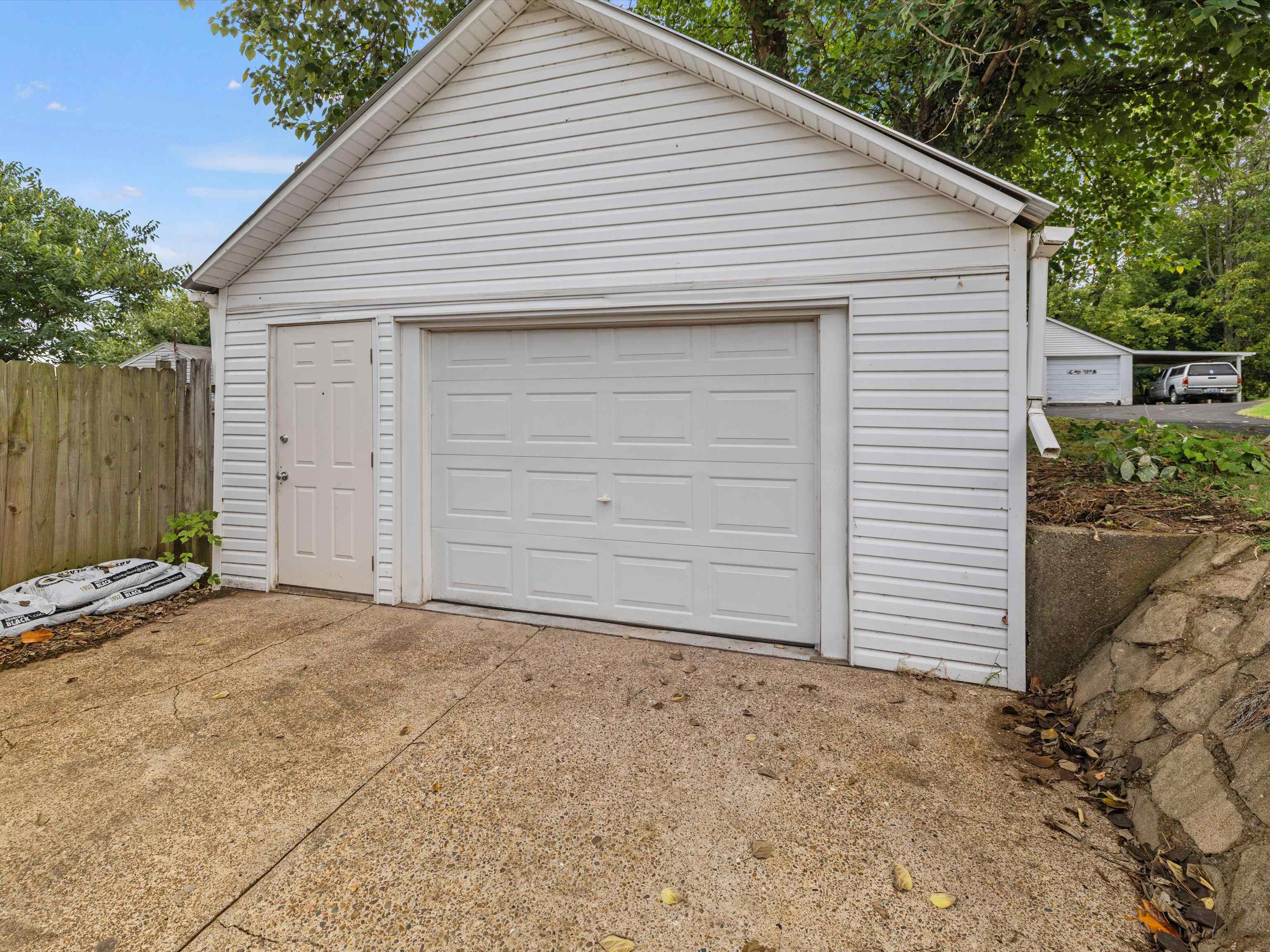 624 Wing Ave, Owensboro, Kentucky 42303, 3 Bedrooms Bedrooms, ,1 BathroomBathrooms,Single Family Residence,For Sale,Wing Ave,90717